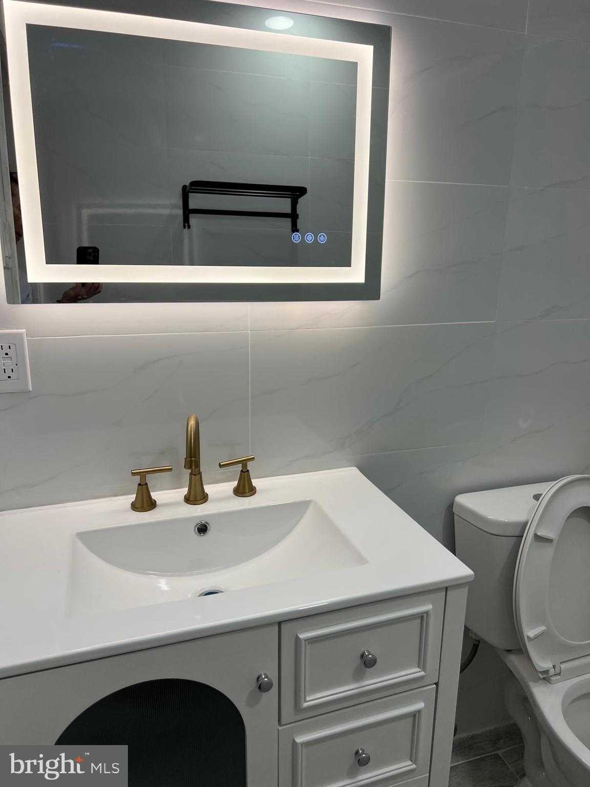 1323 Hale St photo 5