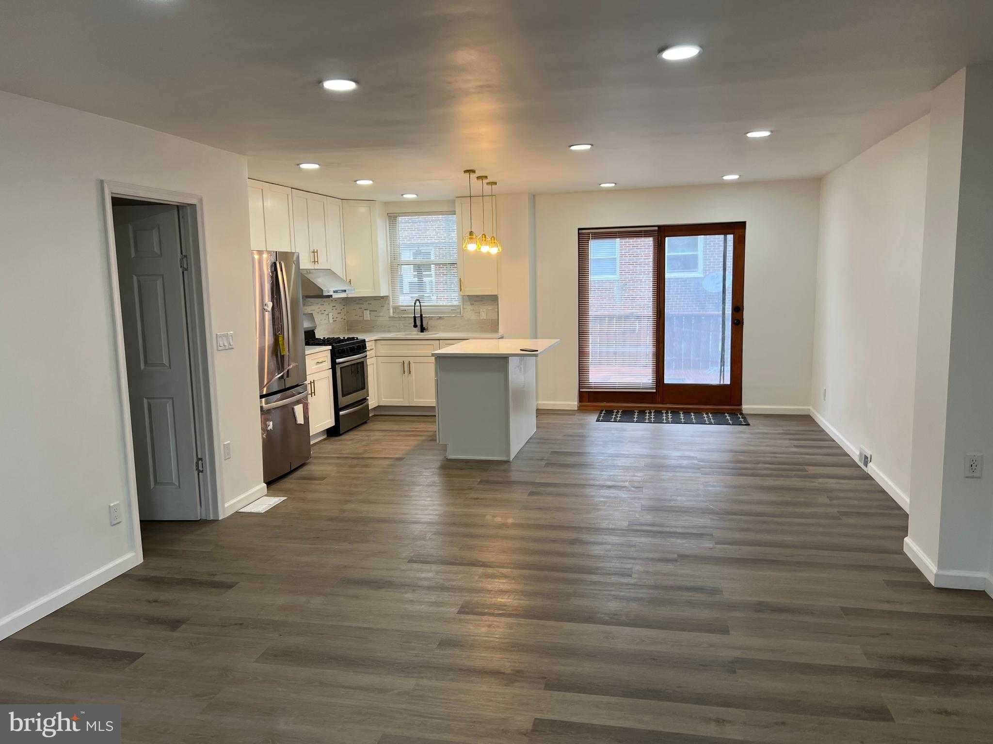 1323 Hale St photo 6