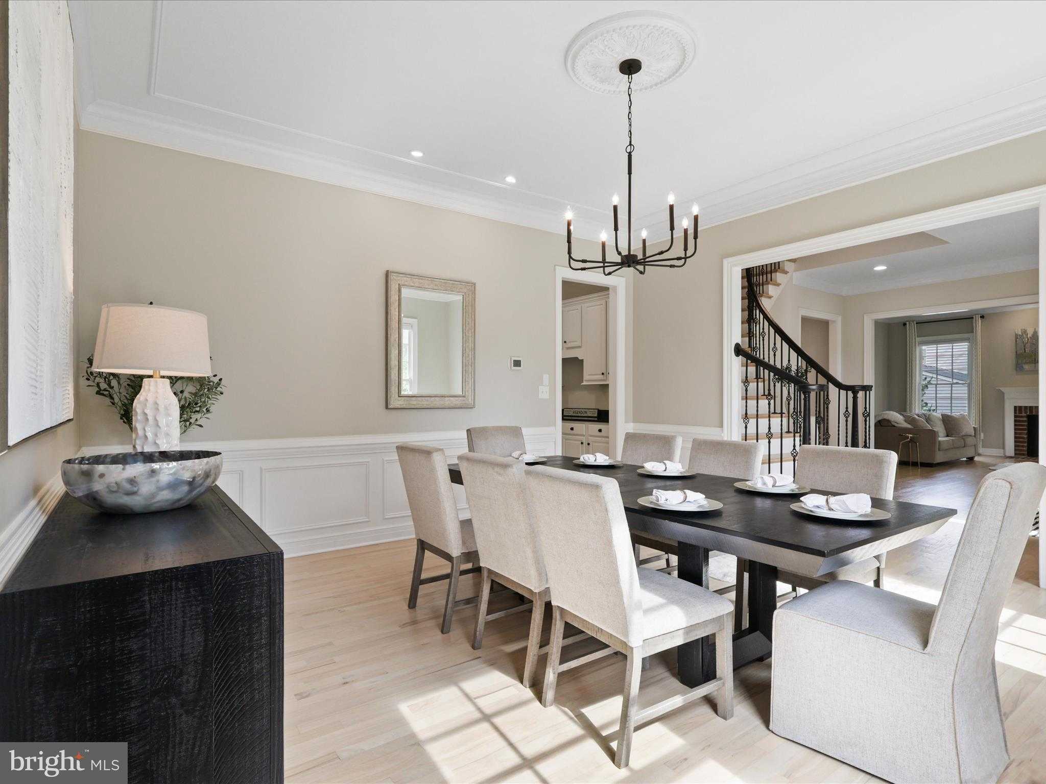 904 Locust St photo 10