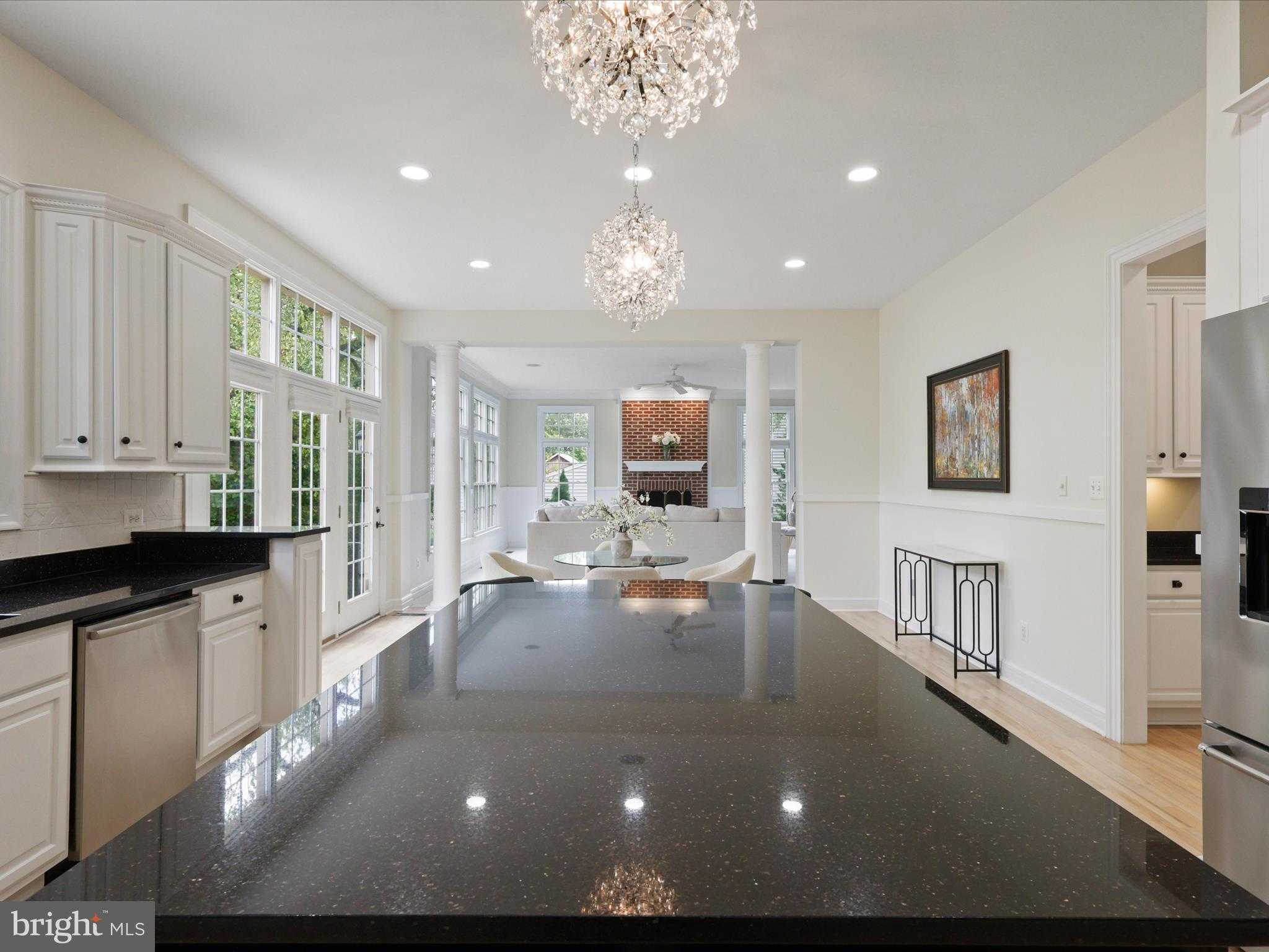 904 Locust St photo 18