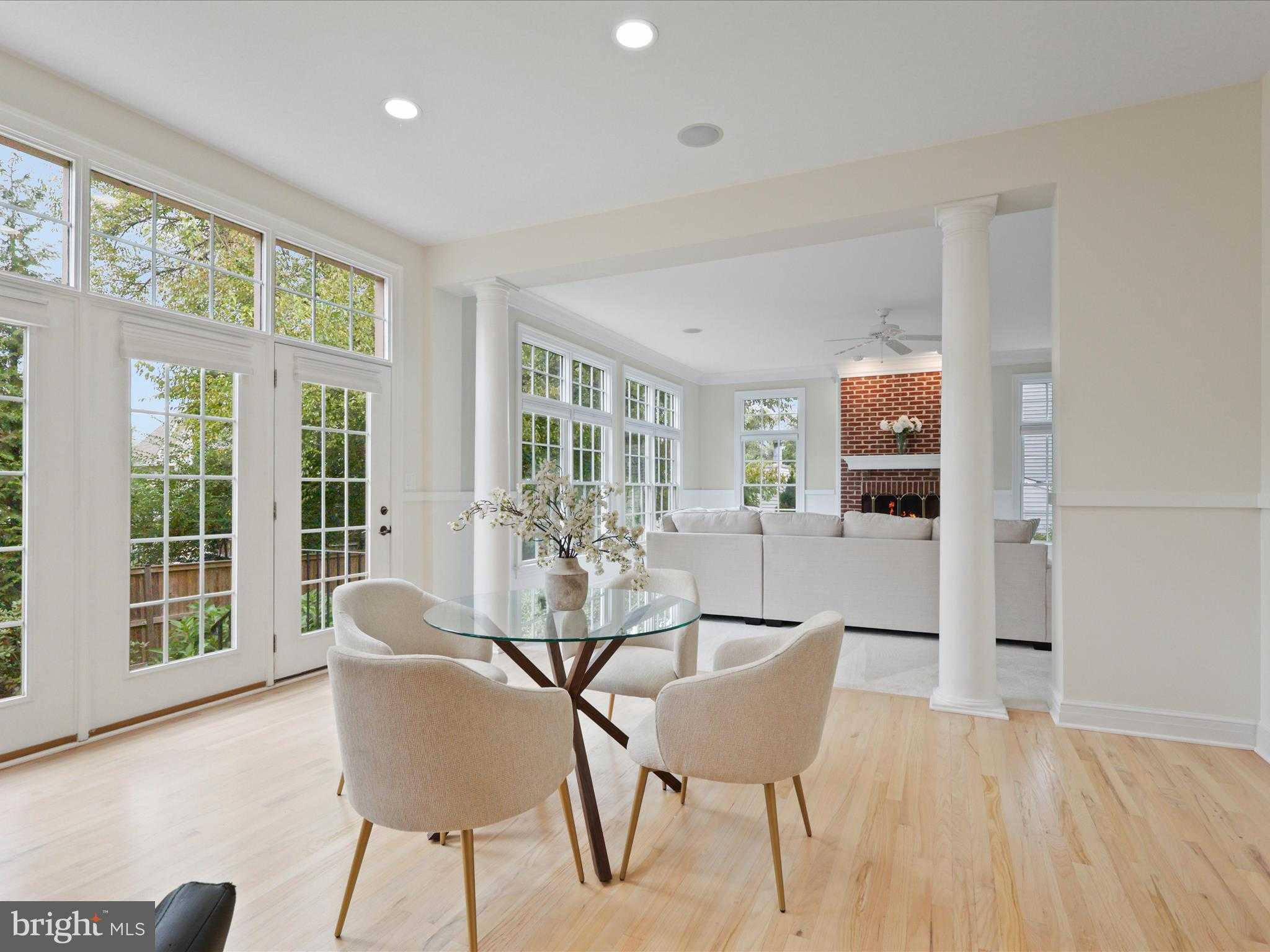 904 Locust St photo 19