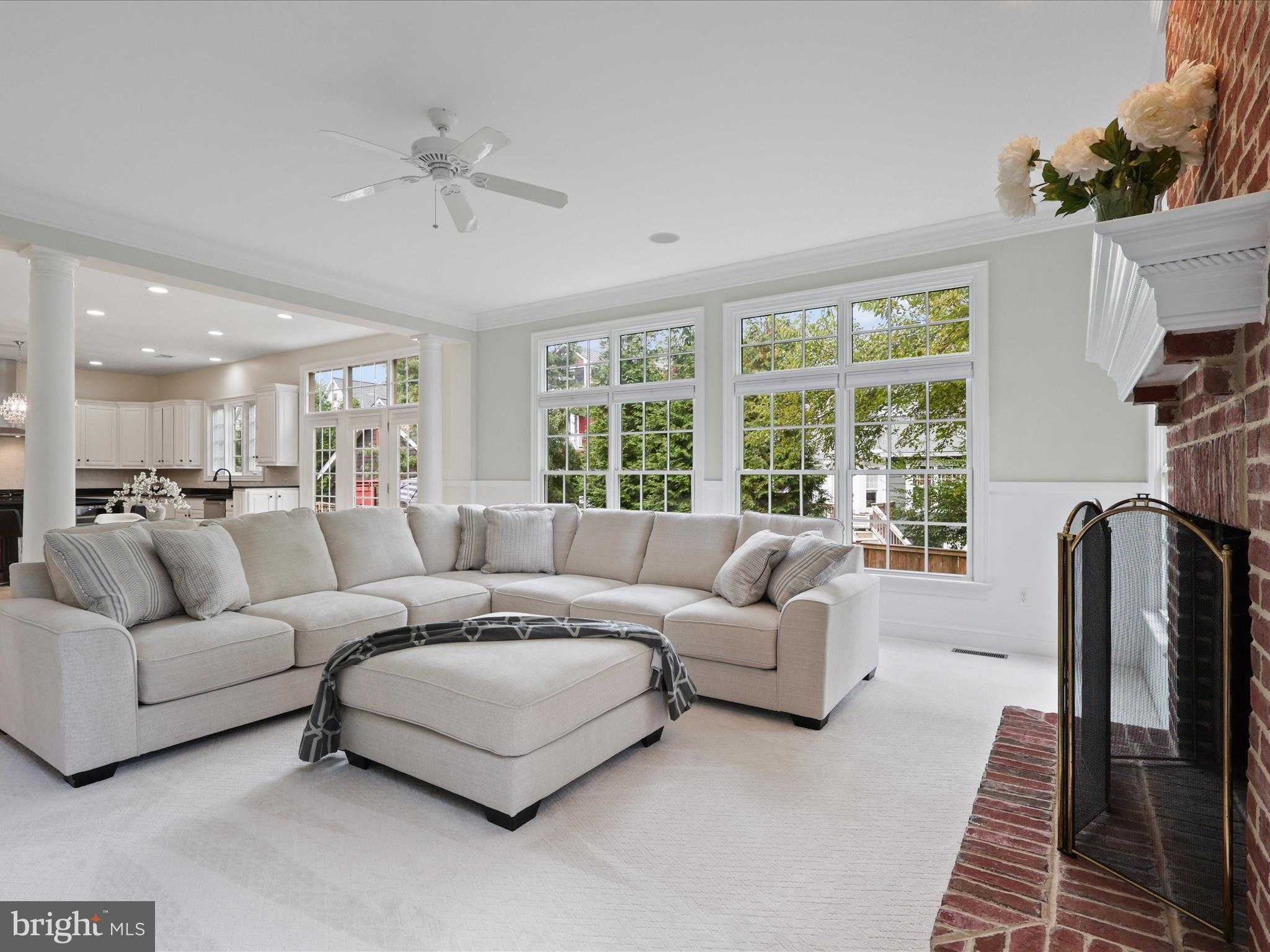 904 Locust St photo 22