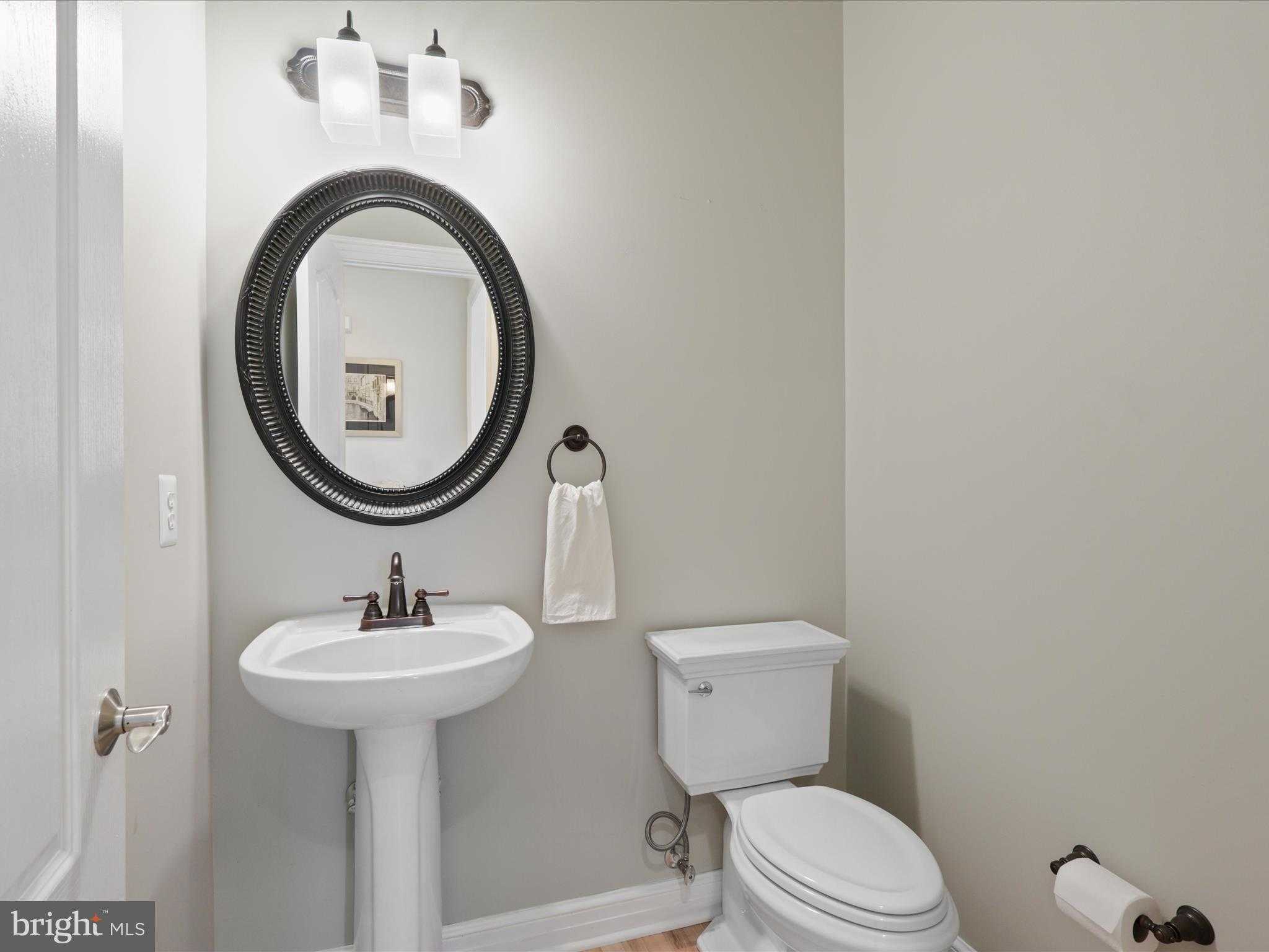 904 Locust St photo 23