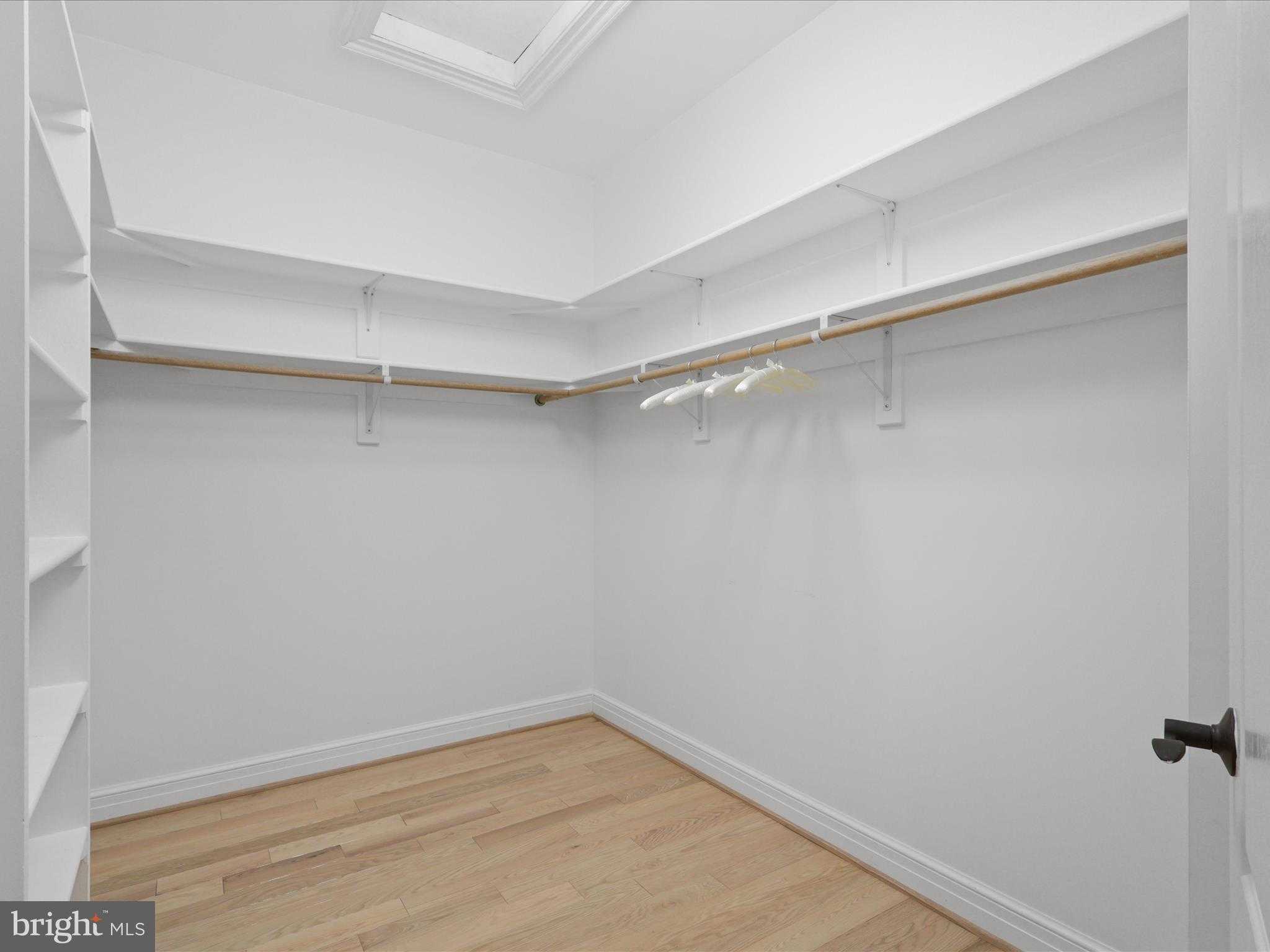 904 Locust St photo 30