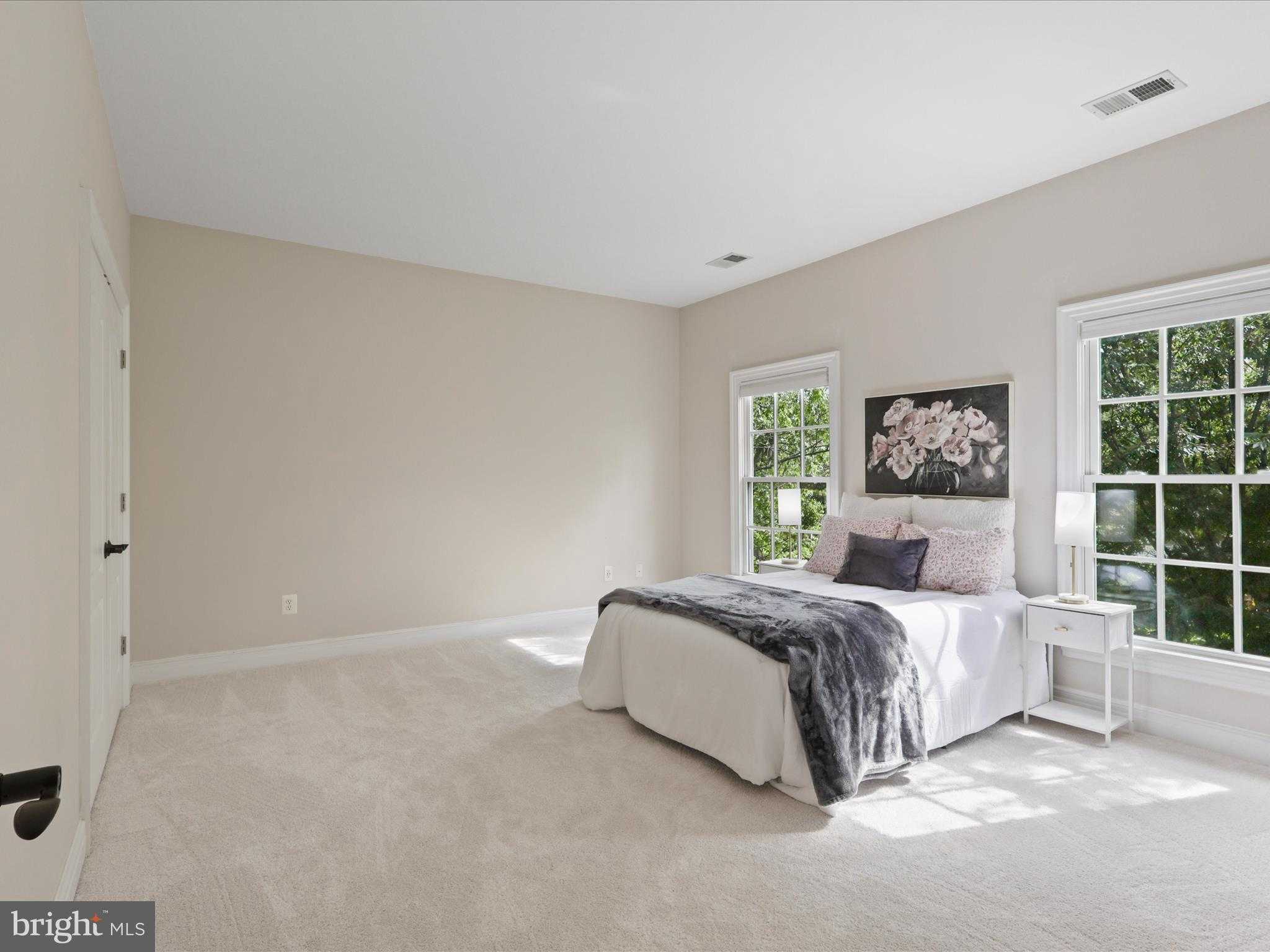 904 Locust St photo 35