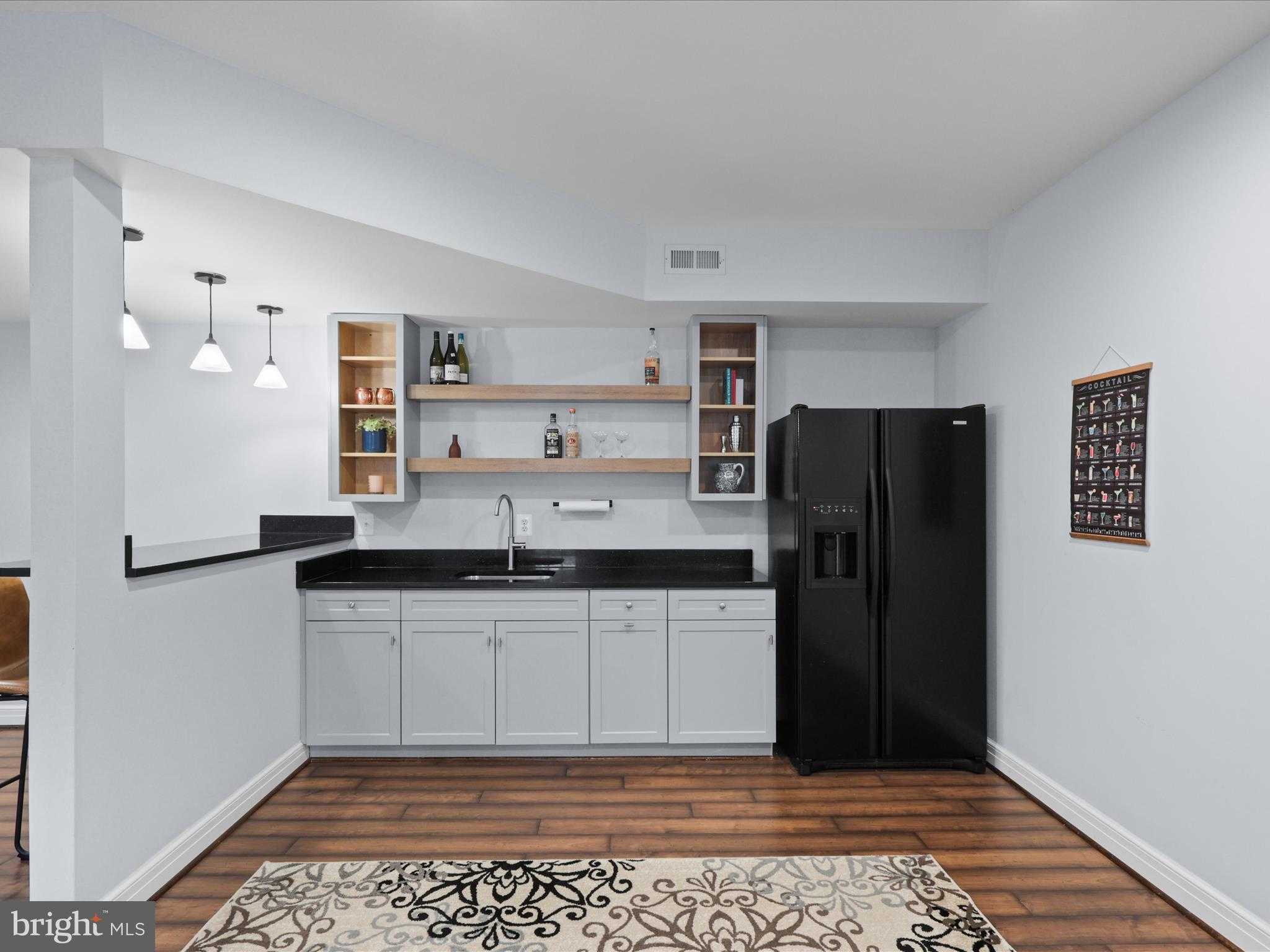 904 Locust St photo 48