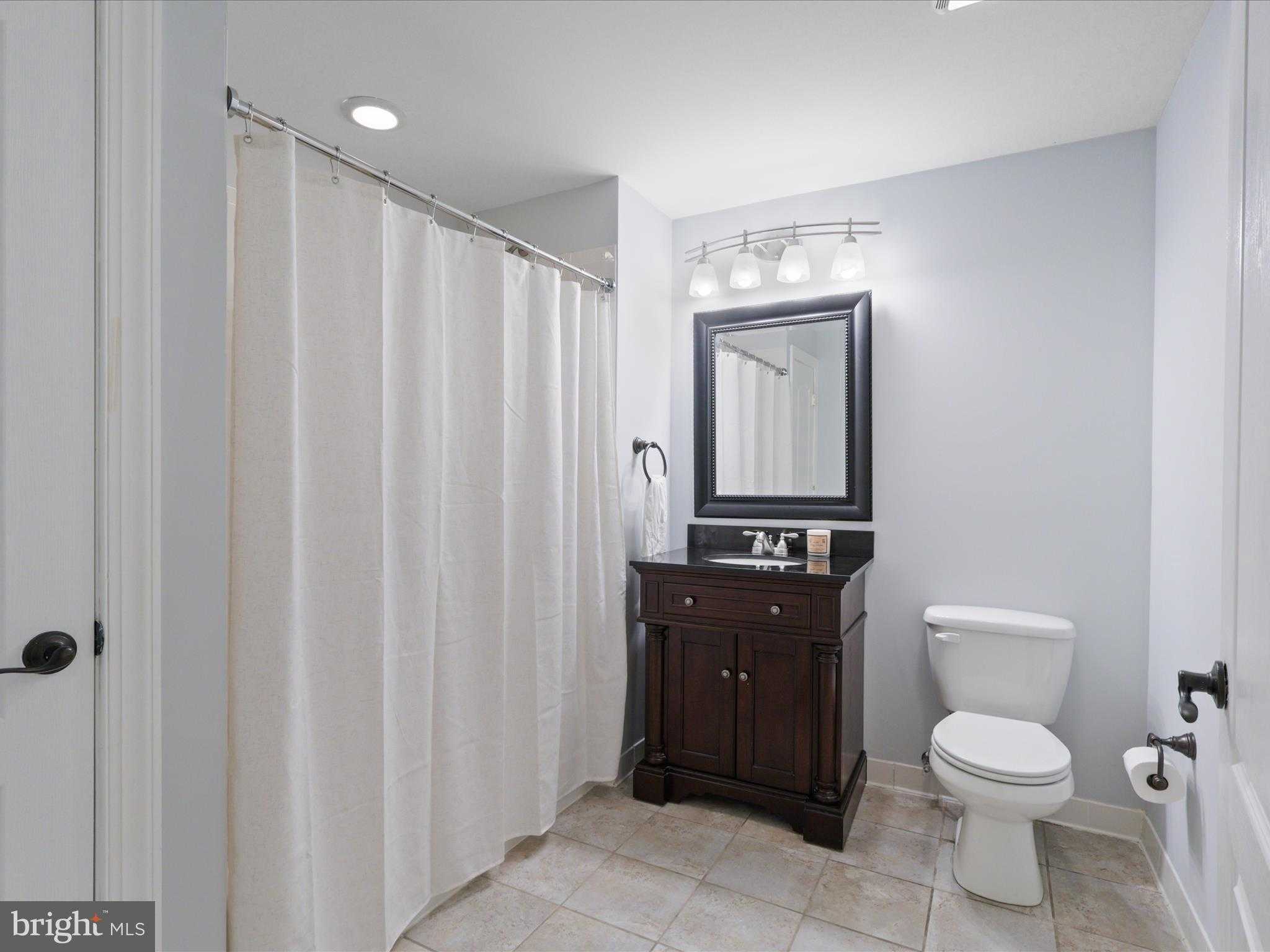 904 Locust St photo 52