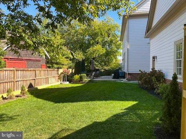 904 Locust St photo 57