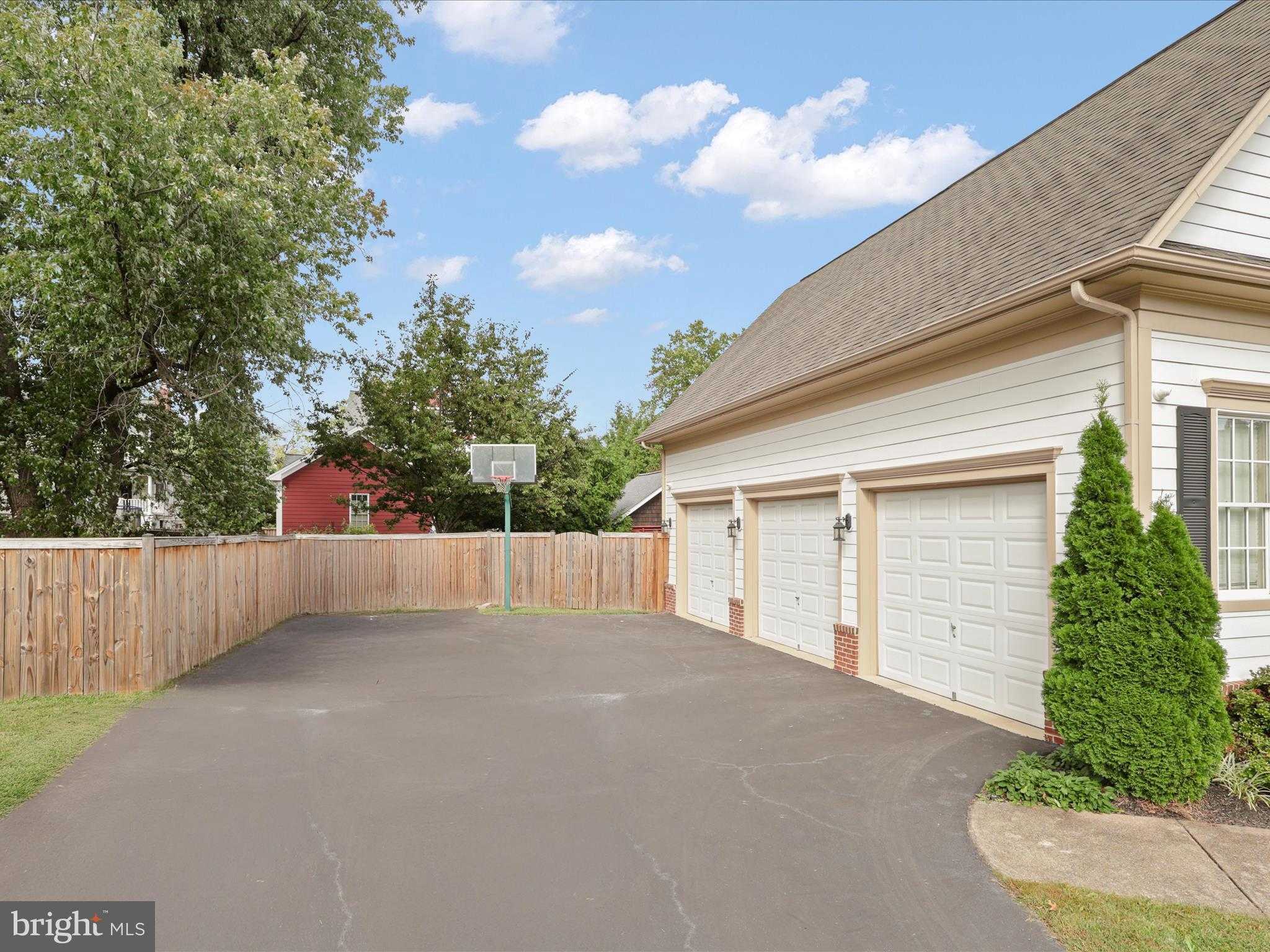 904 Locust St photo 59