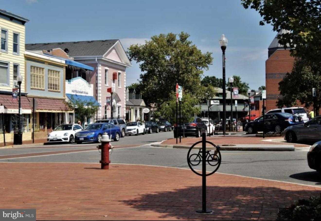 904 Locust St photo 66