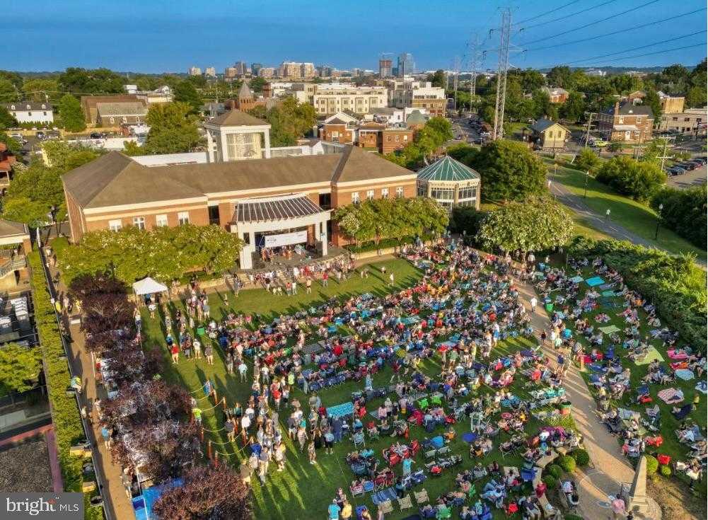 904 Locust St photo 68