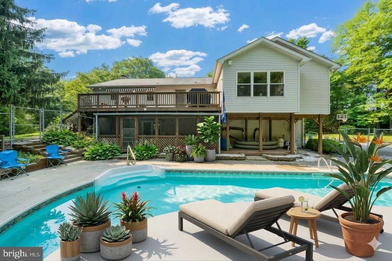 13100 Croom Rd photo 3