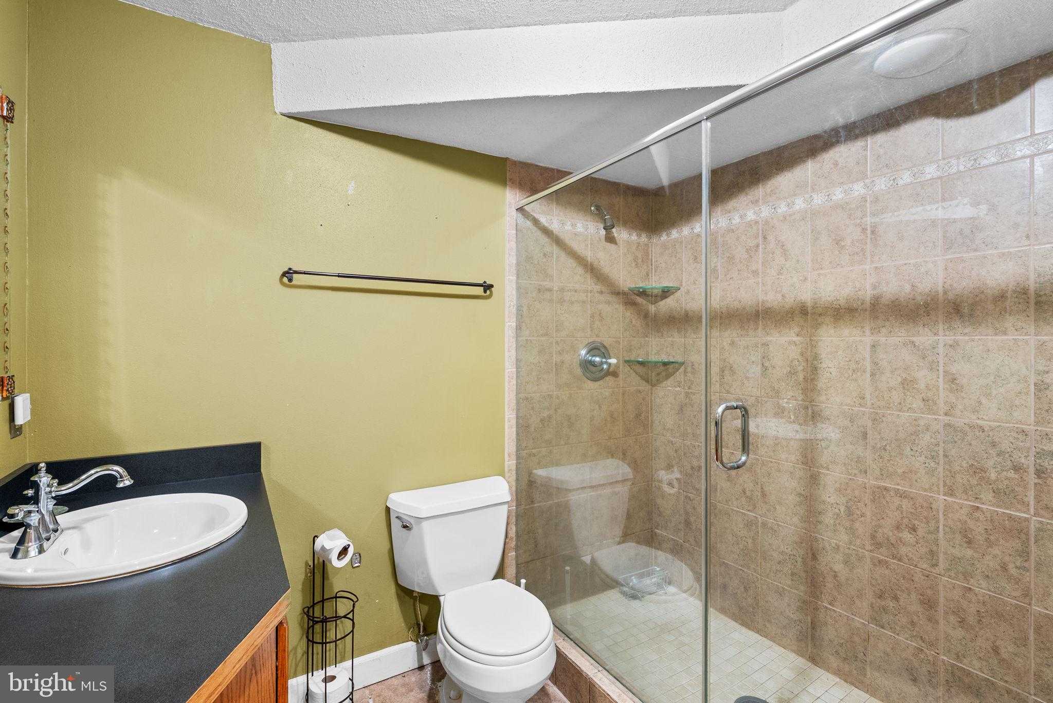 13100 Croom Rd photo 30