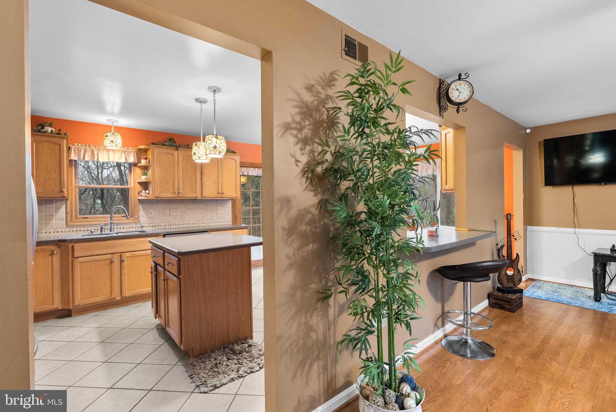 13100 Croom Rd photo 8