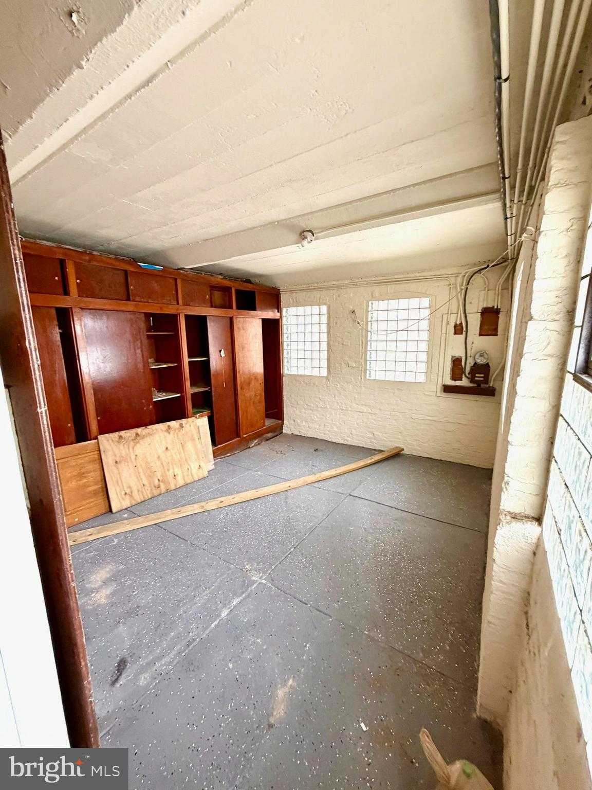 639 S Conkling St photo 38