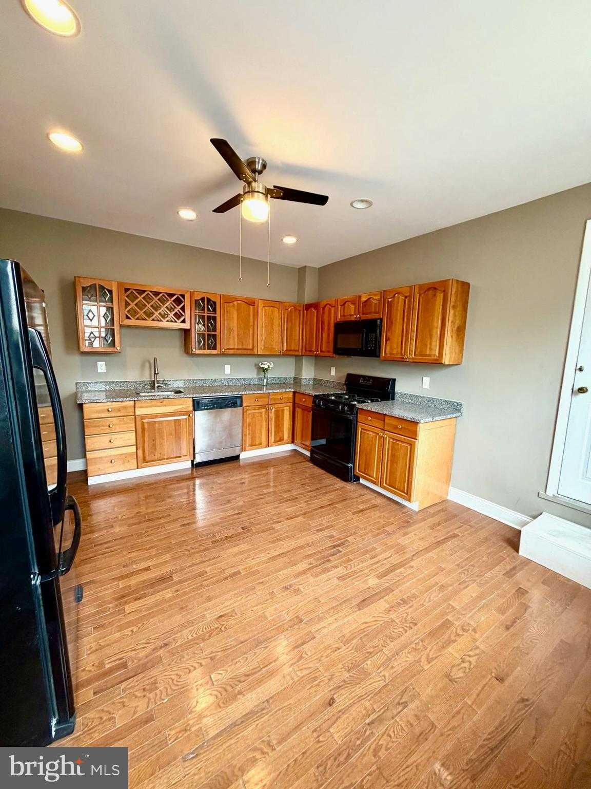 639 S Conkling St photo 7