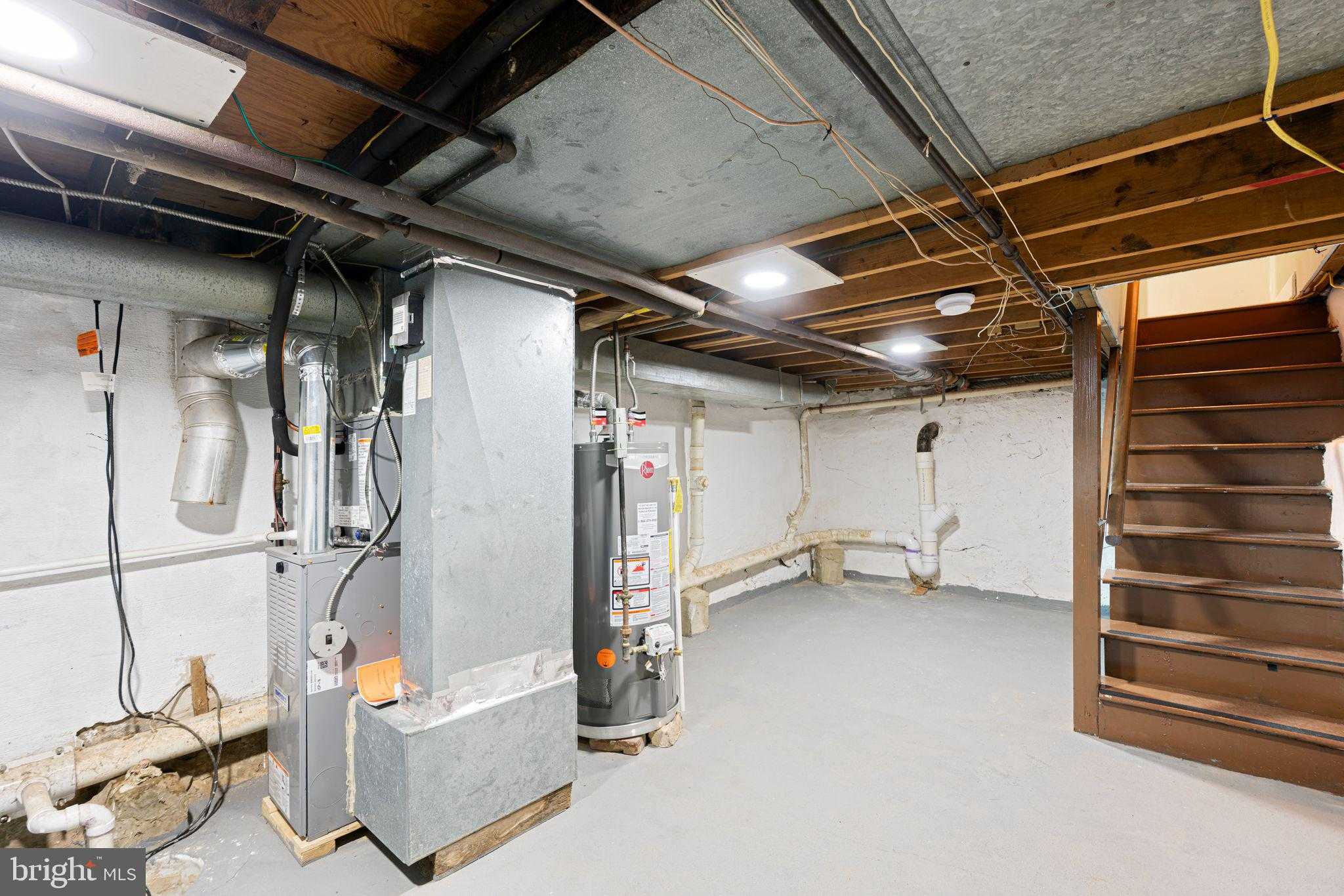 1519 W Thompson St photo 21