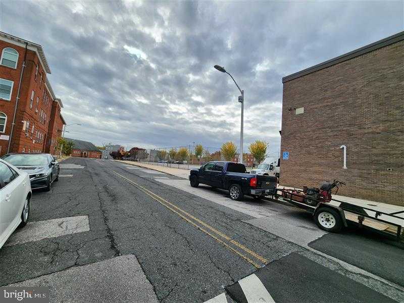 1449 N Carey St photo 2