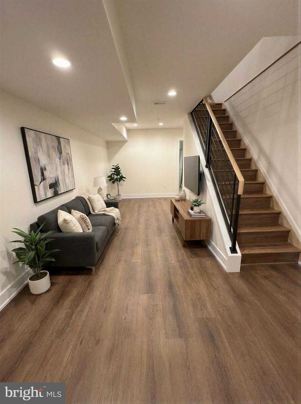 2324 Reed St photo 8