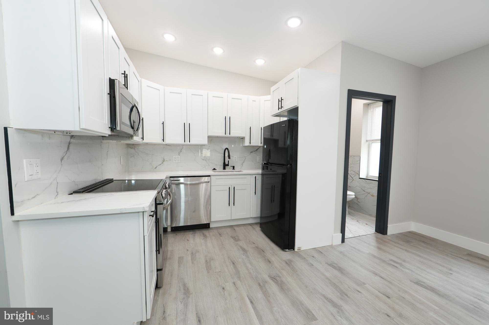 3565 Kensington Ave photo 2