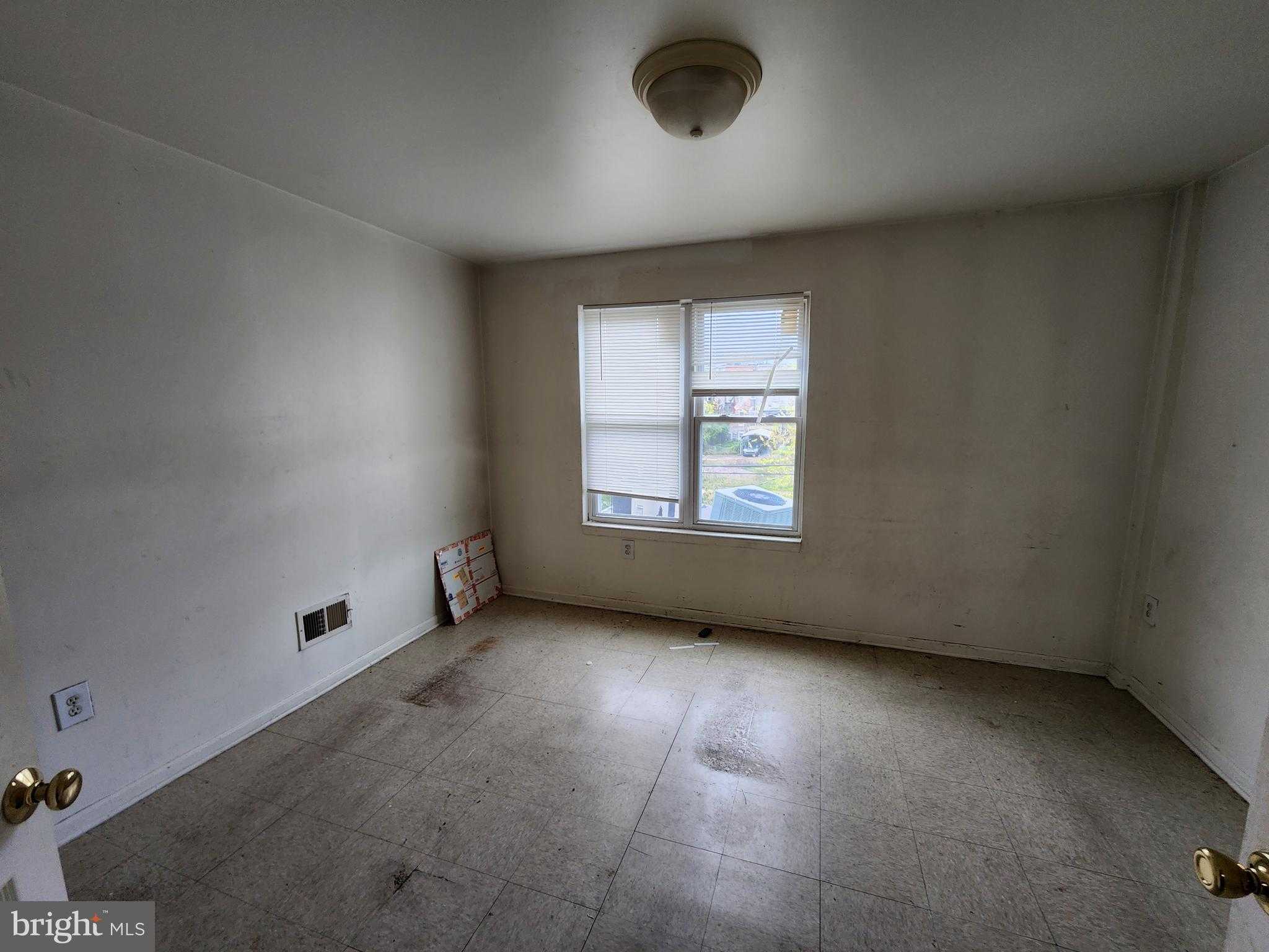 922 N Calhoun St photo 24