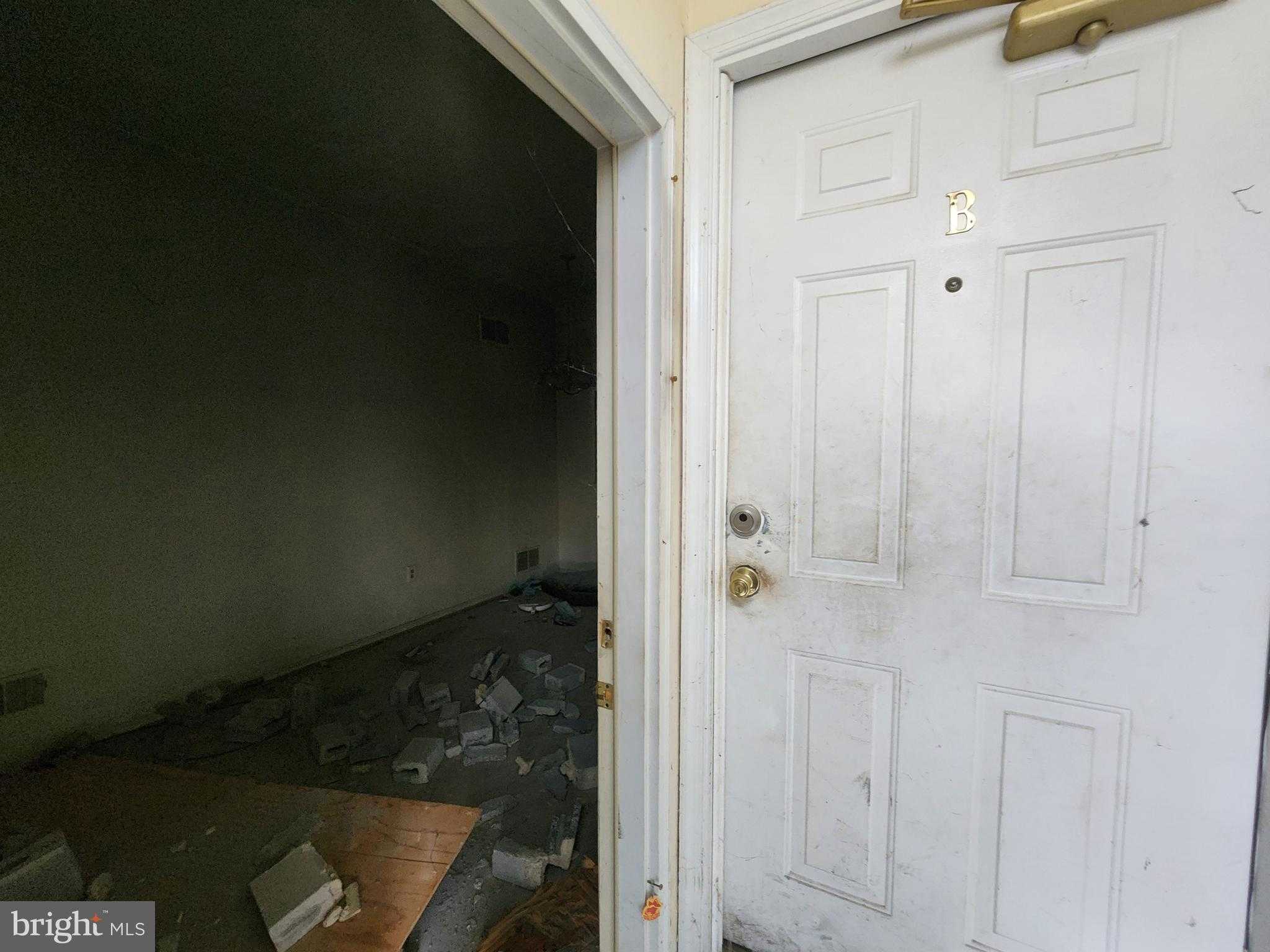 922 N Calhoun St photo 3