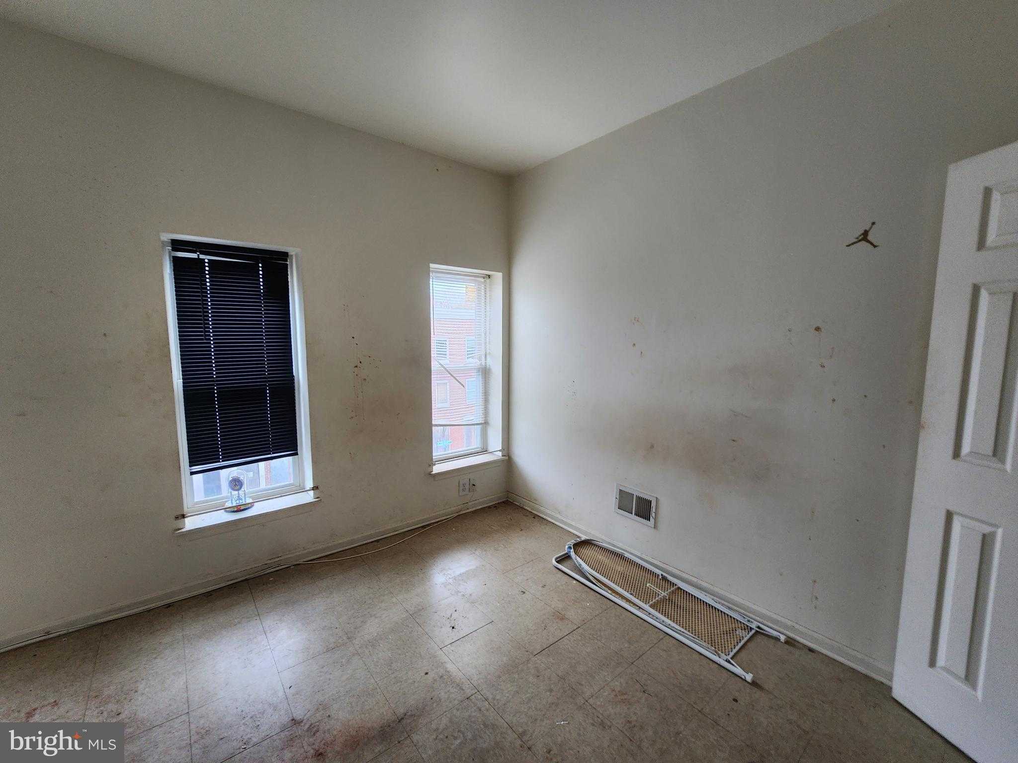 922 N Calhoun St photo 30