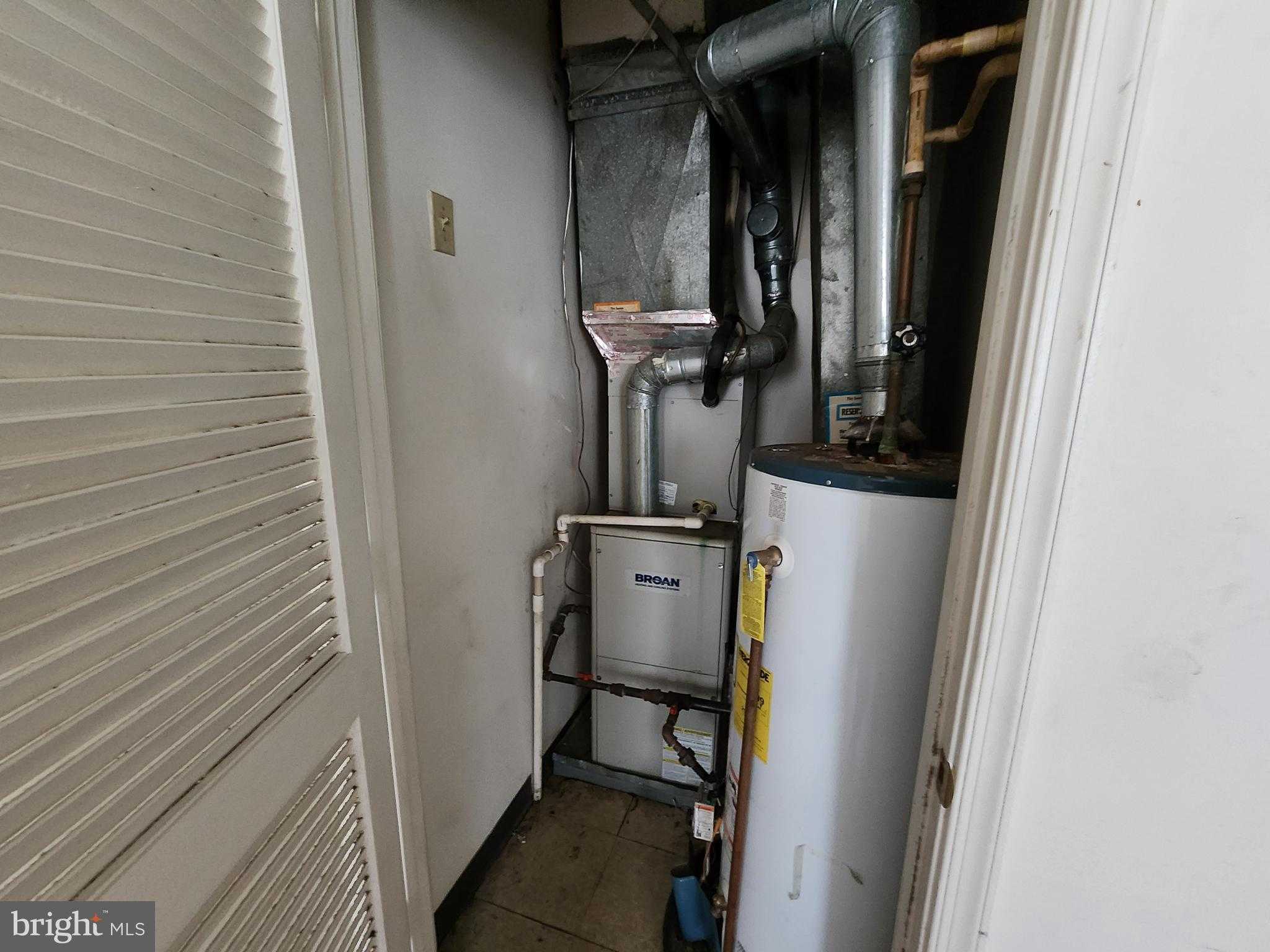 922 N Calhoun St photo 32