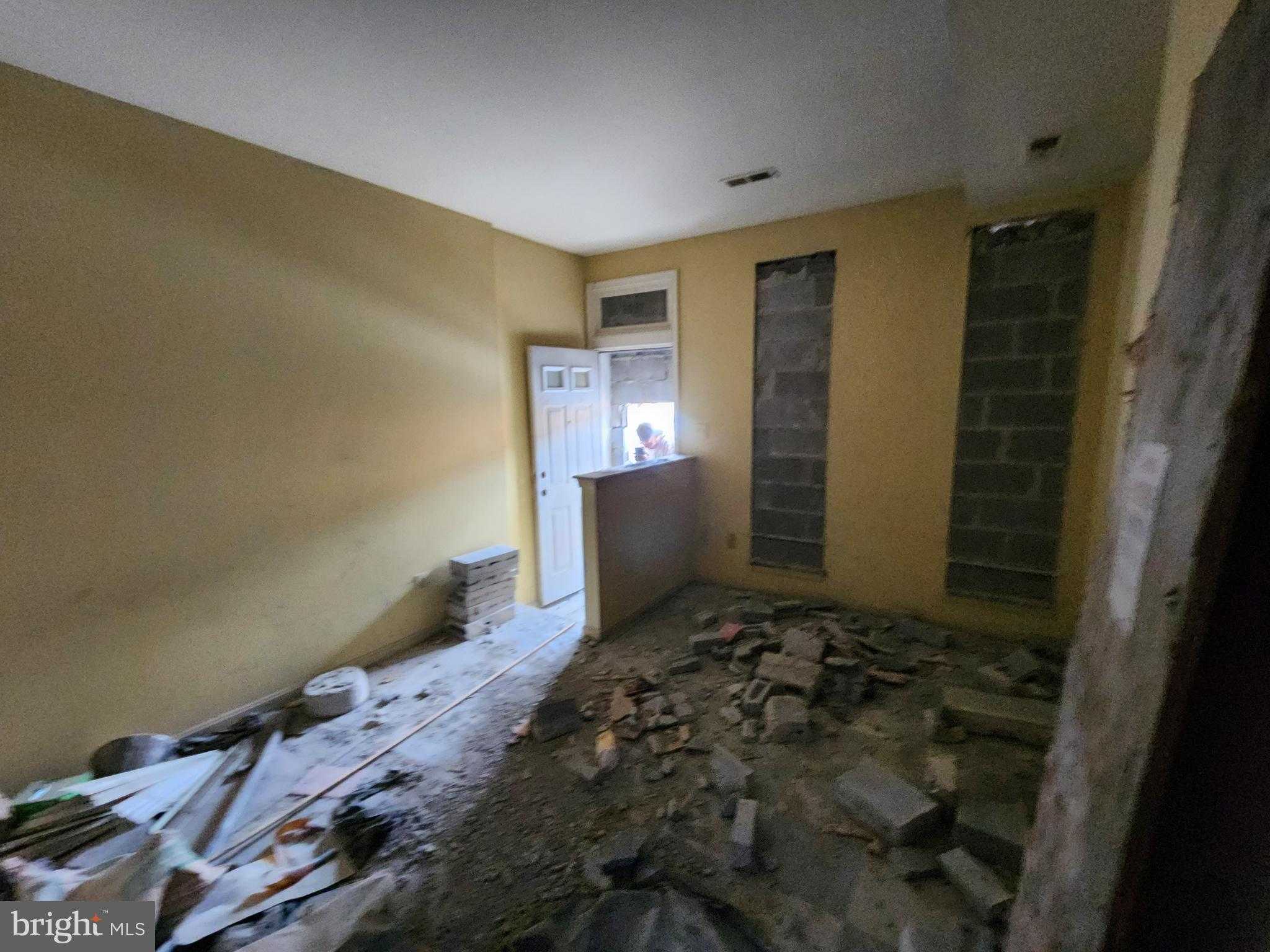 1605 Riggs Ave photo 2