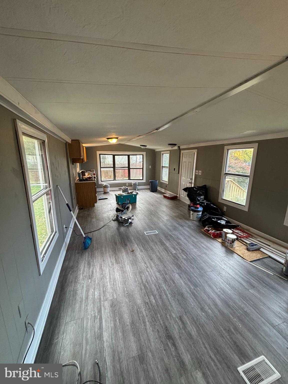 7078 Slabtown Rd photo 4