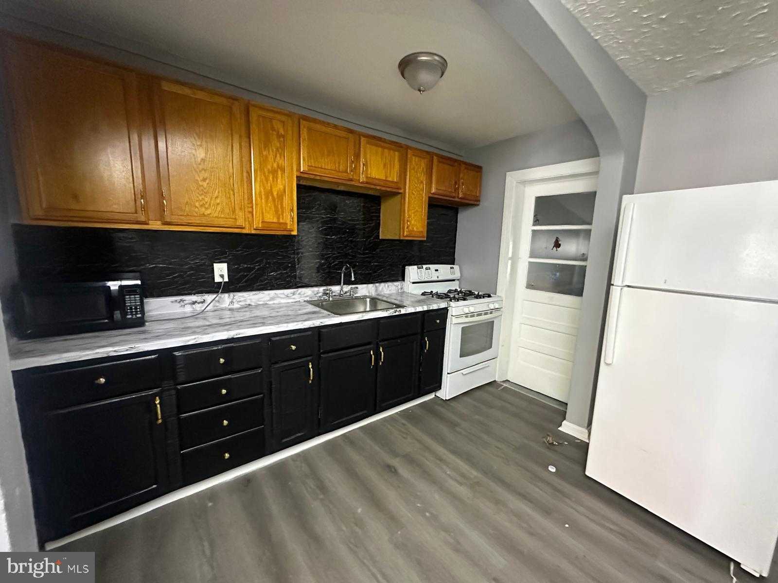 510 S Longwood St photo 4