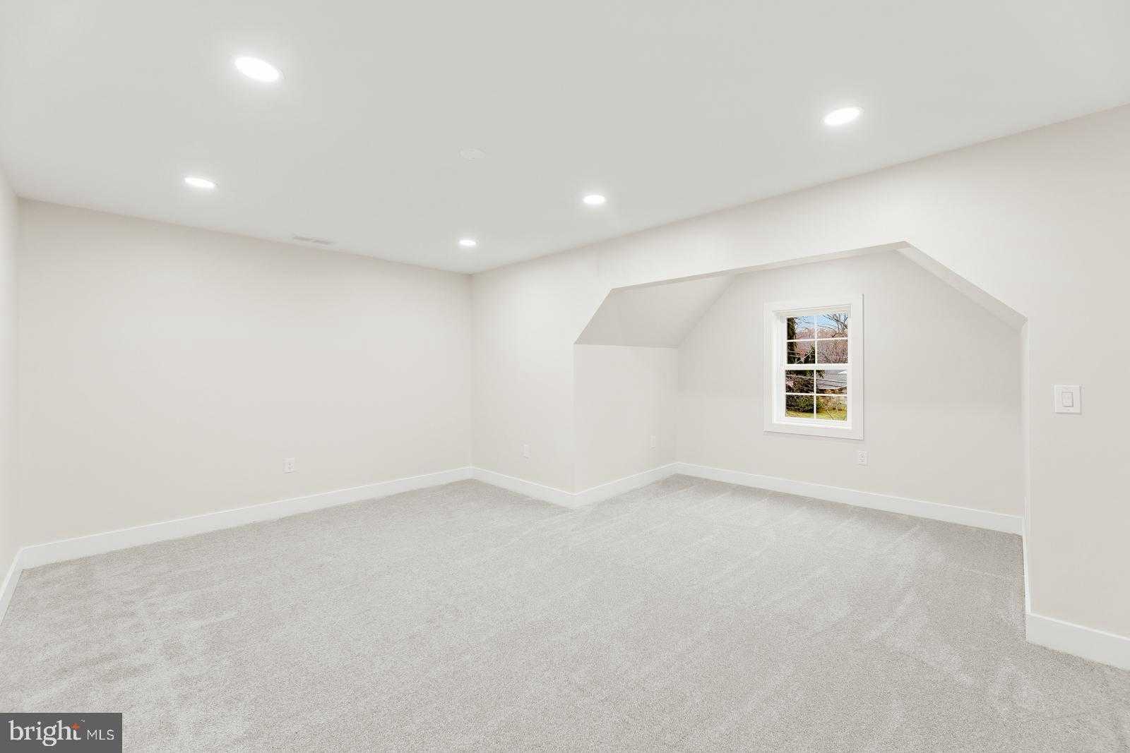 866 Hulmeville Rd photo 31