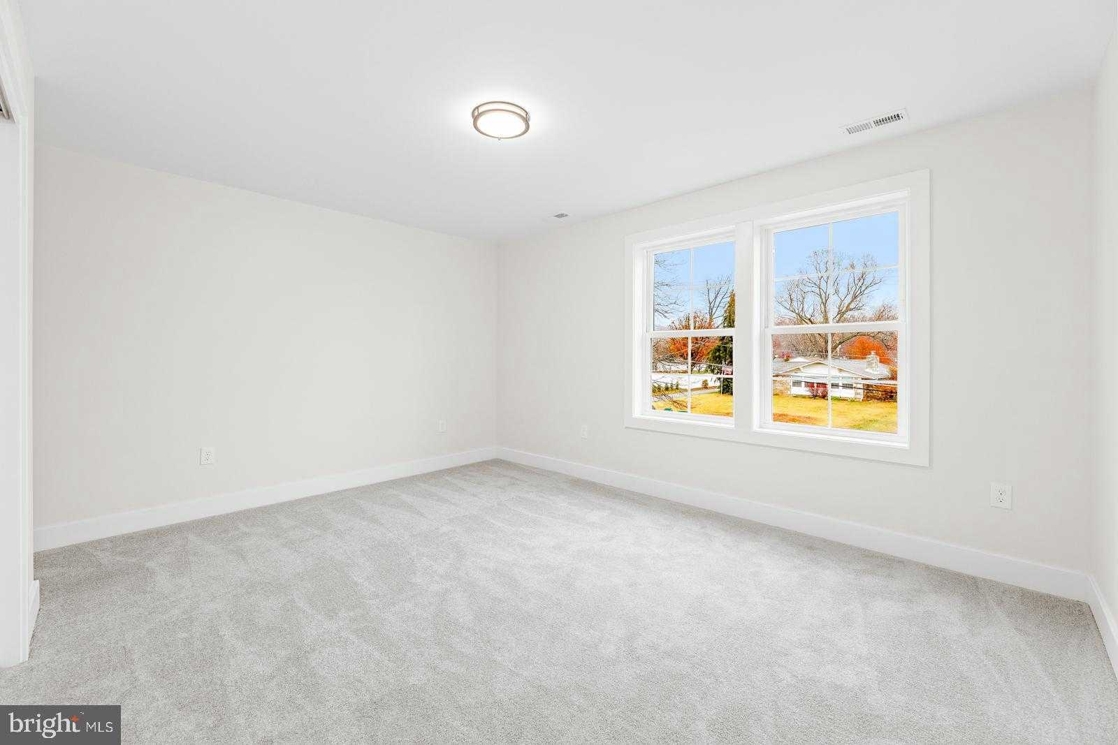 866 Hulmeville Rd photo 38