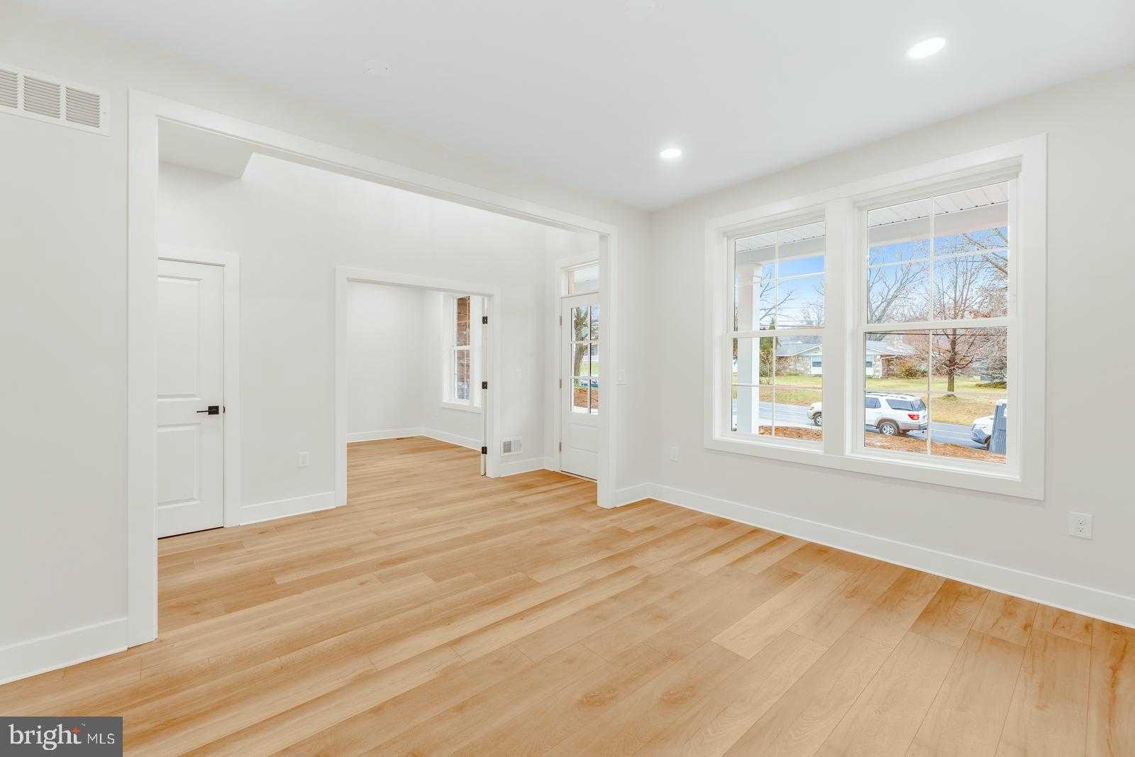 866 Hulmeville Rd photo 9