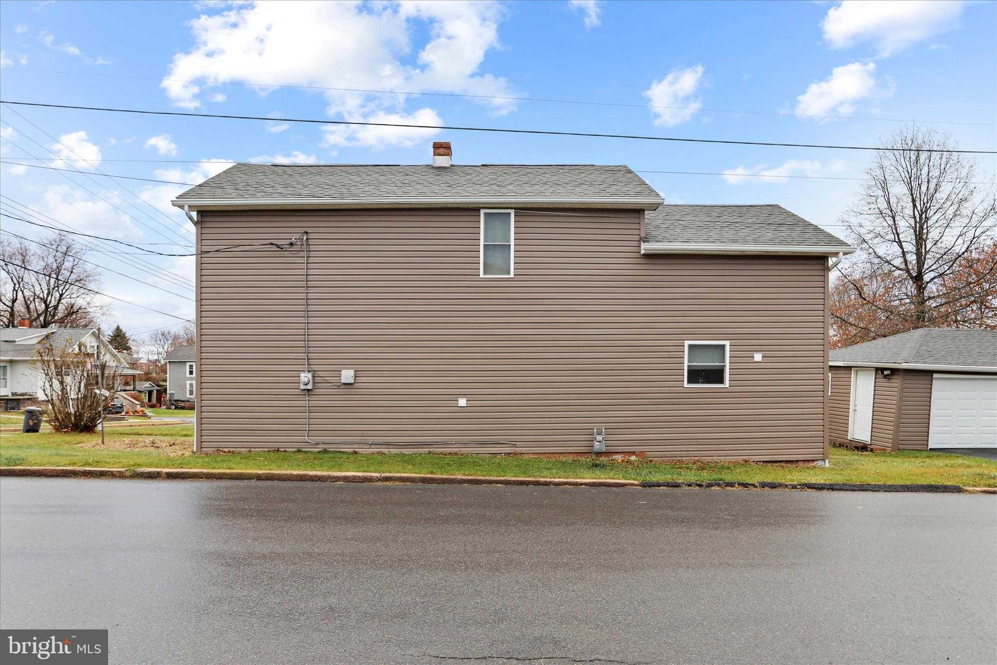 160 Ormand St photo 26