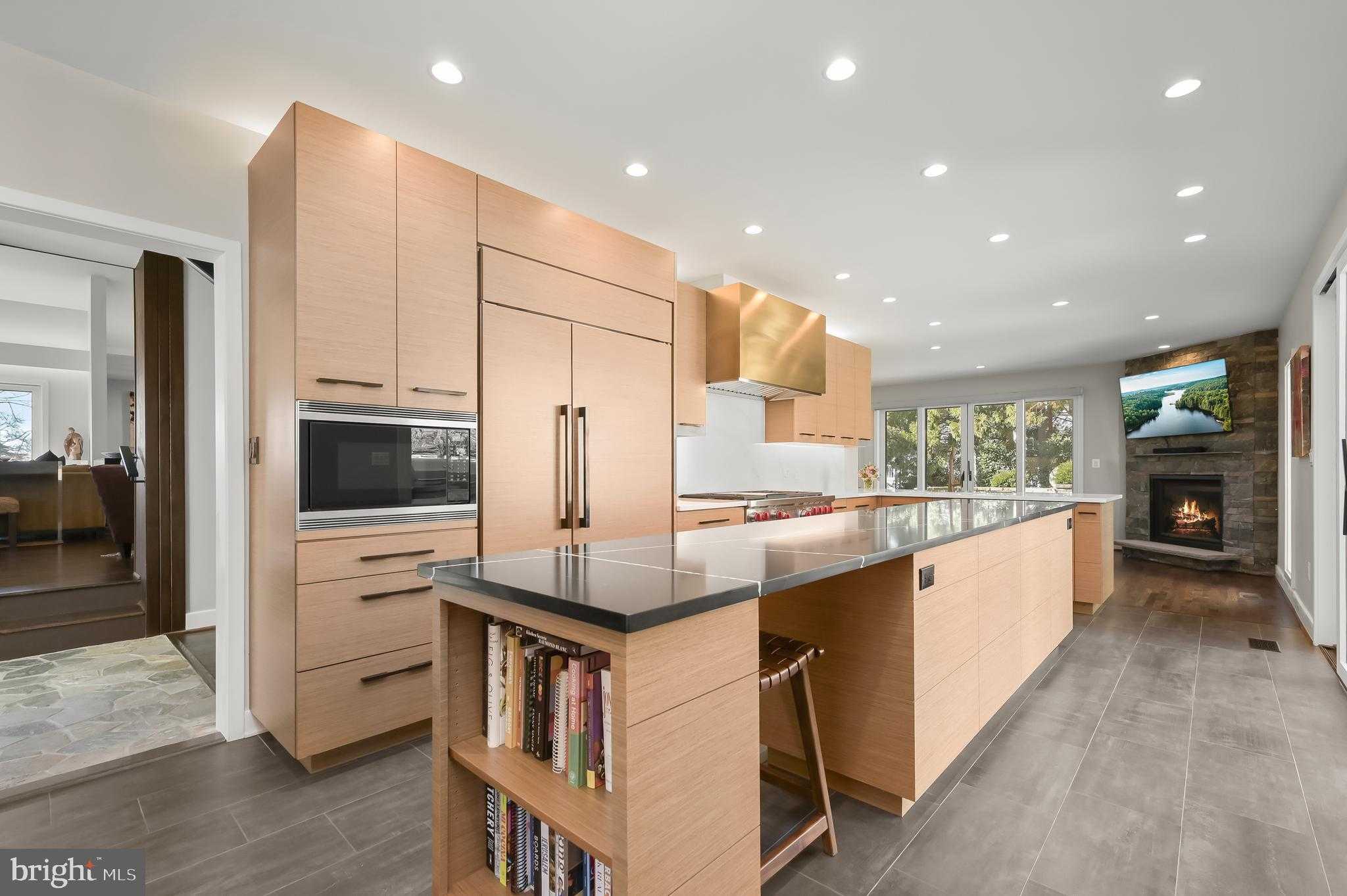 668 Broadwater Way photo 27