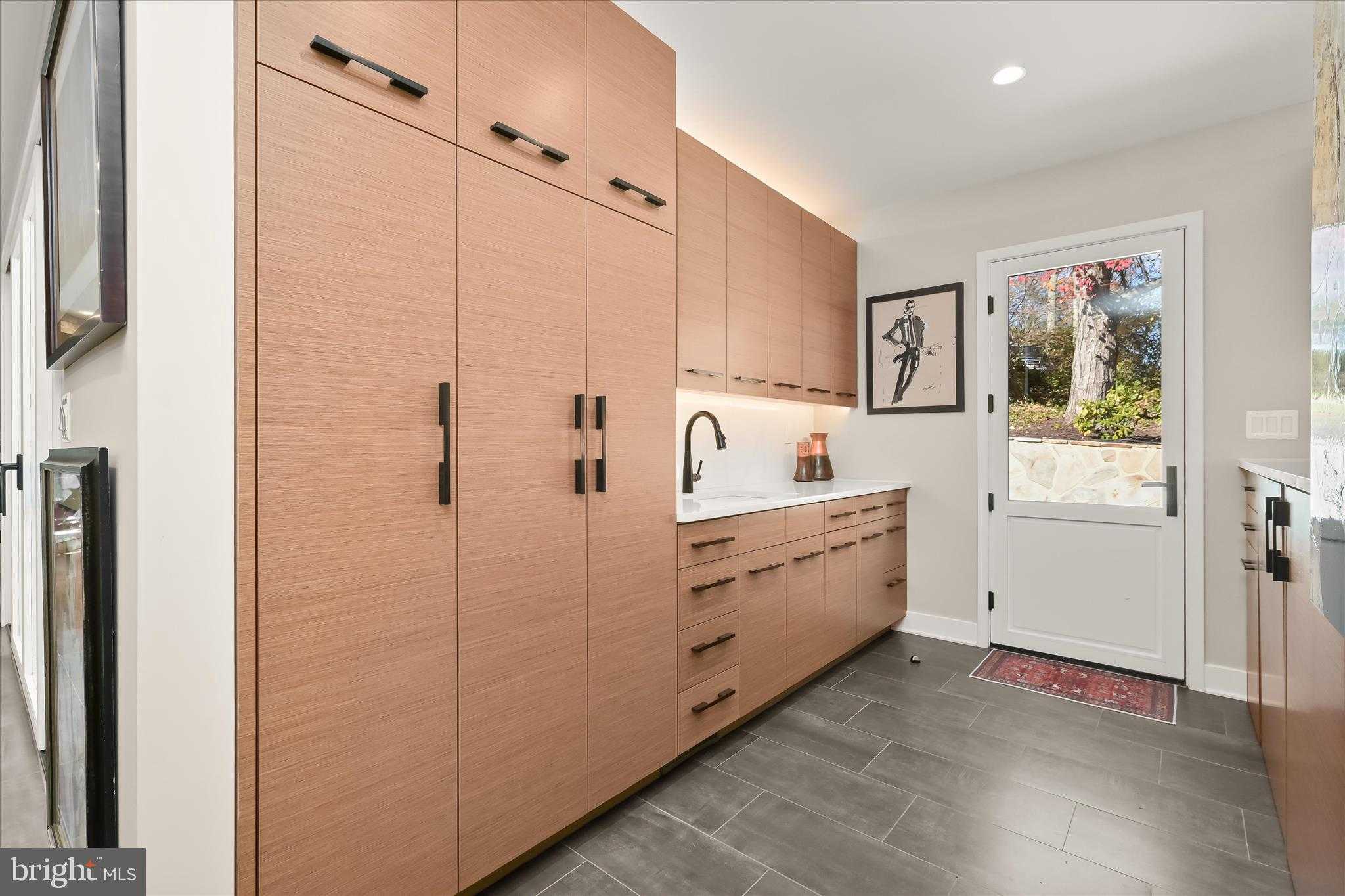 668 Broadwater Way photo 34