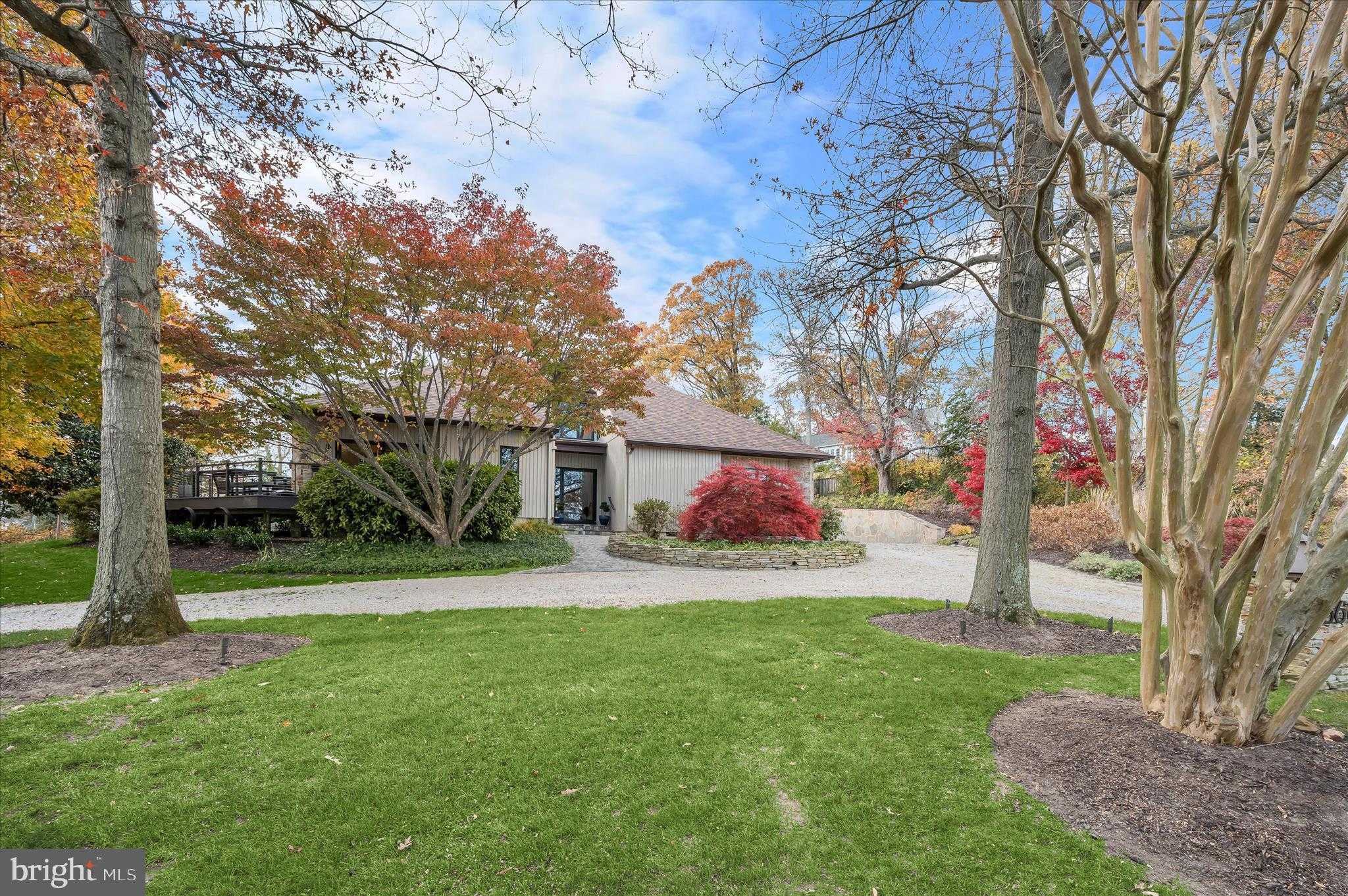 668 Broadwater Way photo 6