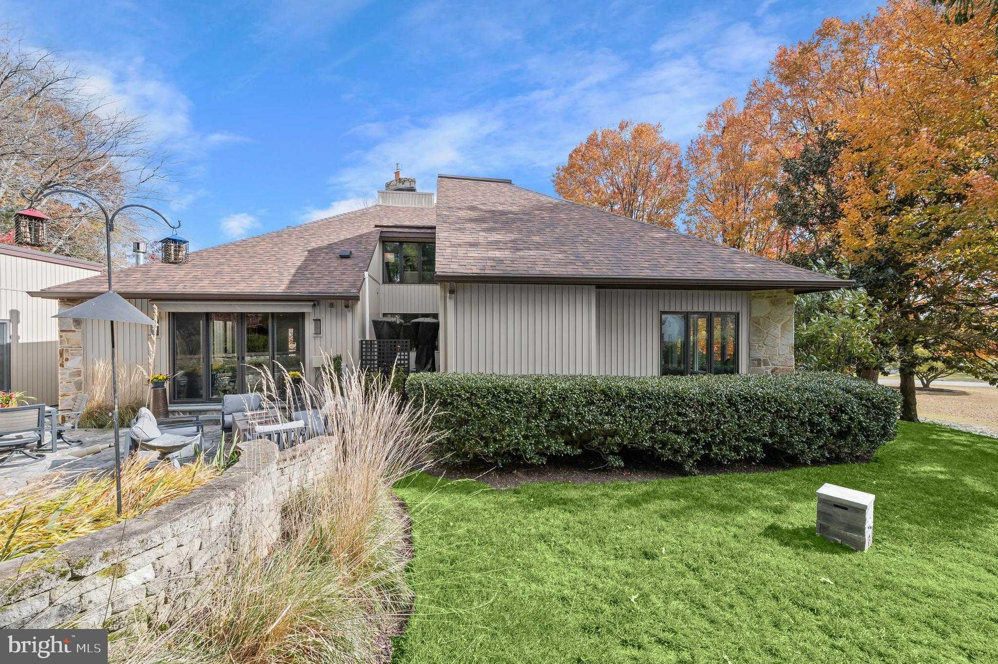 668 Broadwater Way photo 8