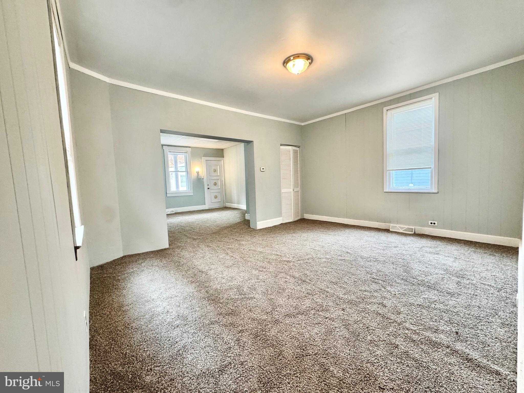 467 Goethe St photo 4