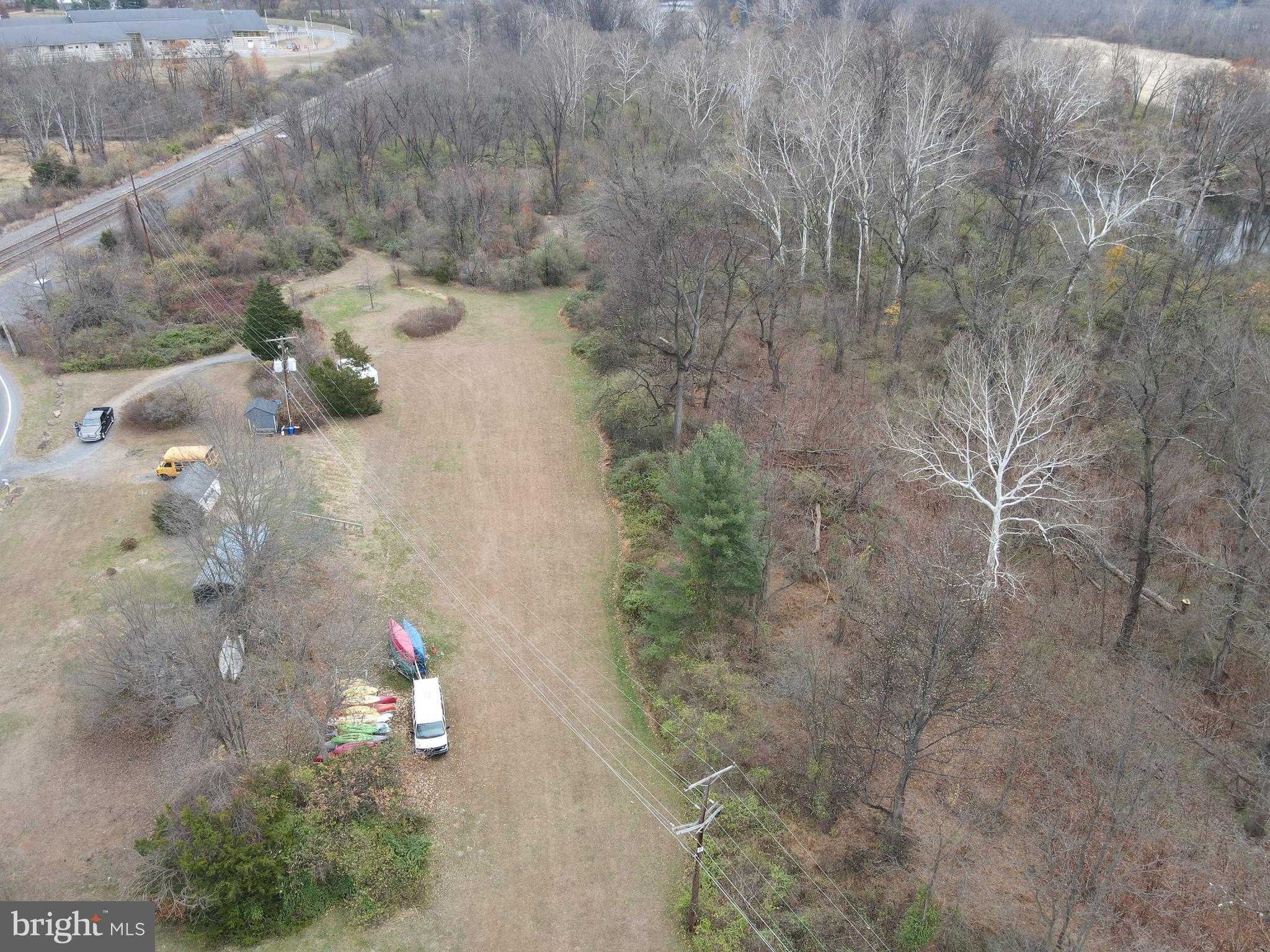 131 N Main St photo 19