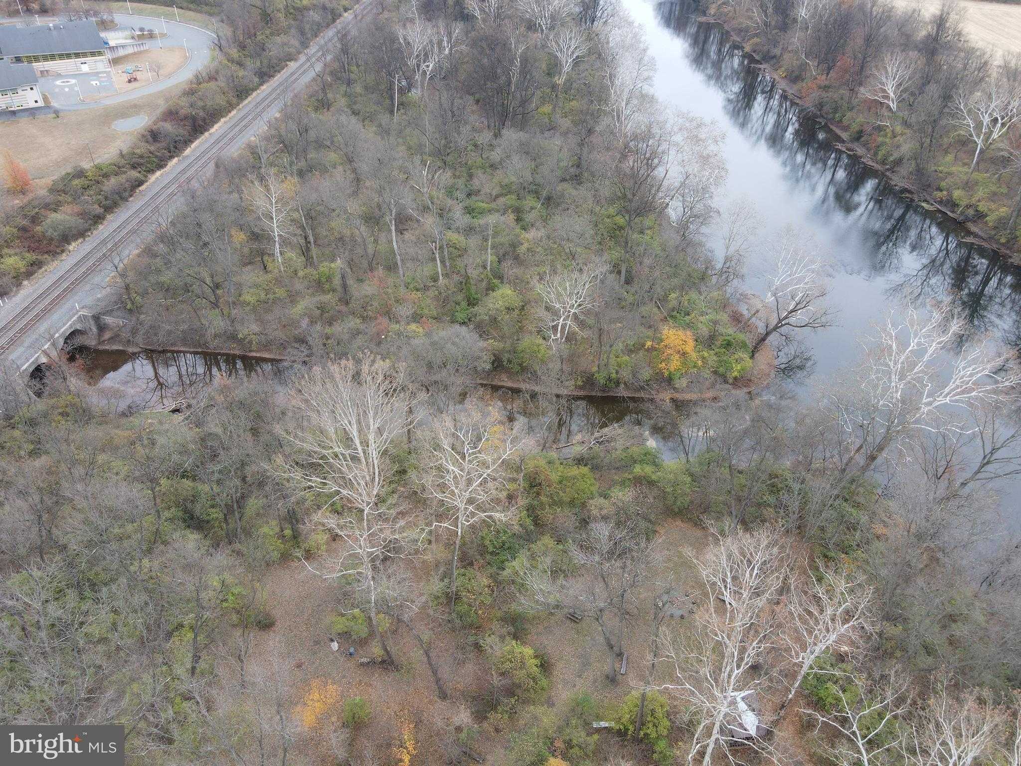 131 N Main St photo 20