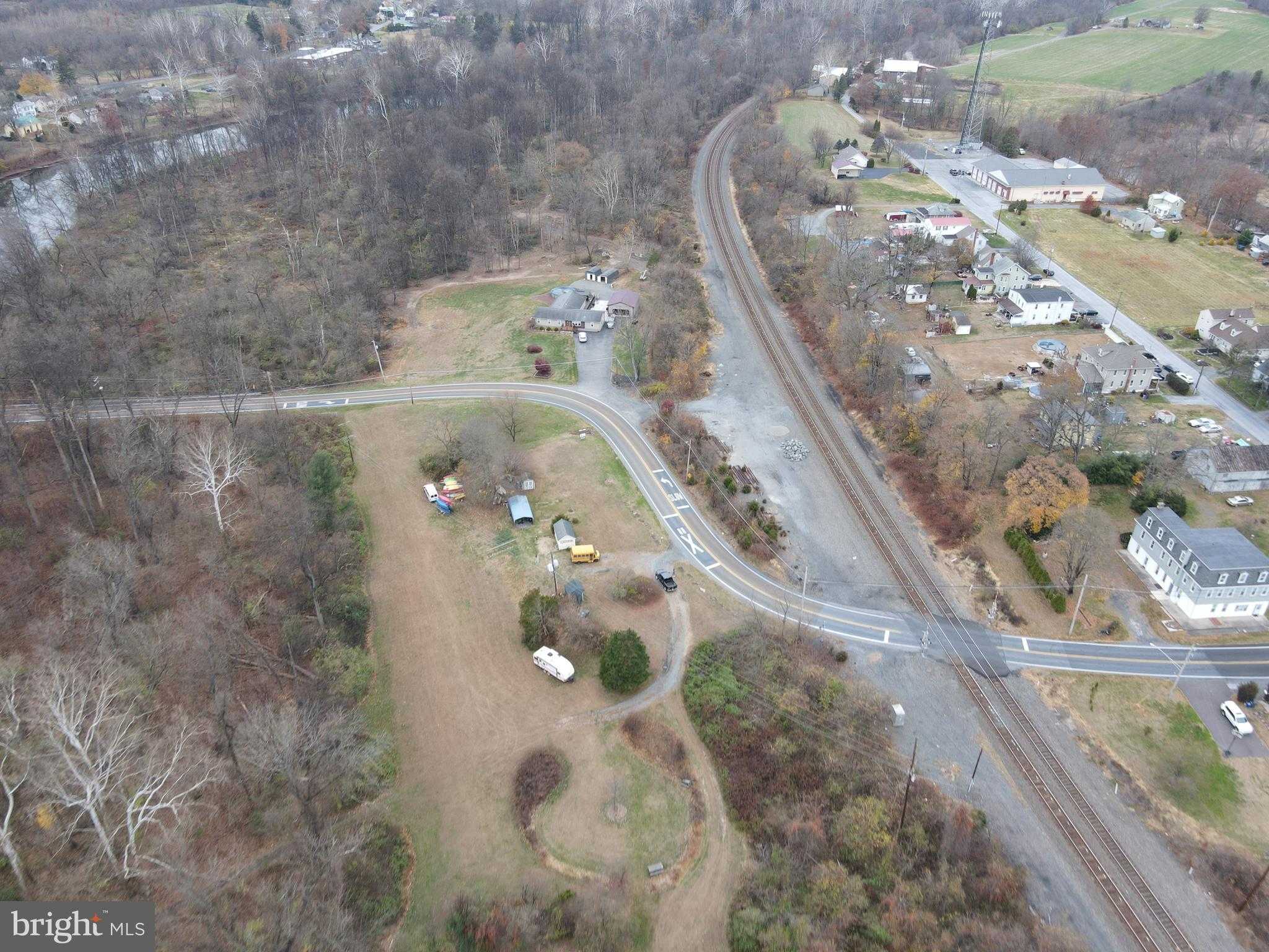 131 N Main St photo 24