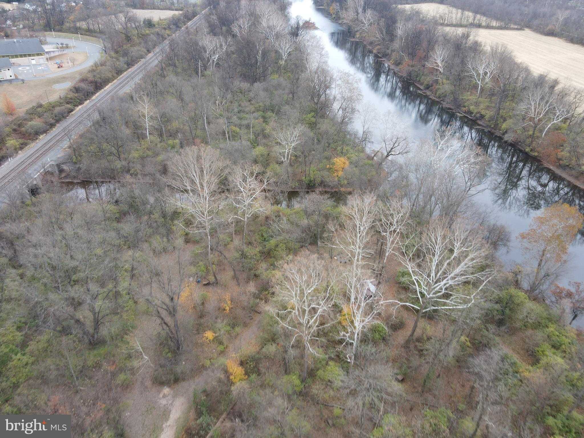 131 N Main St photo 28