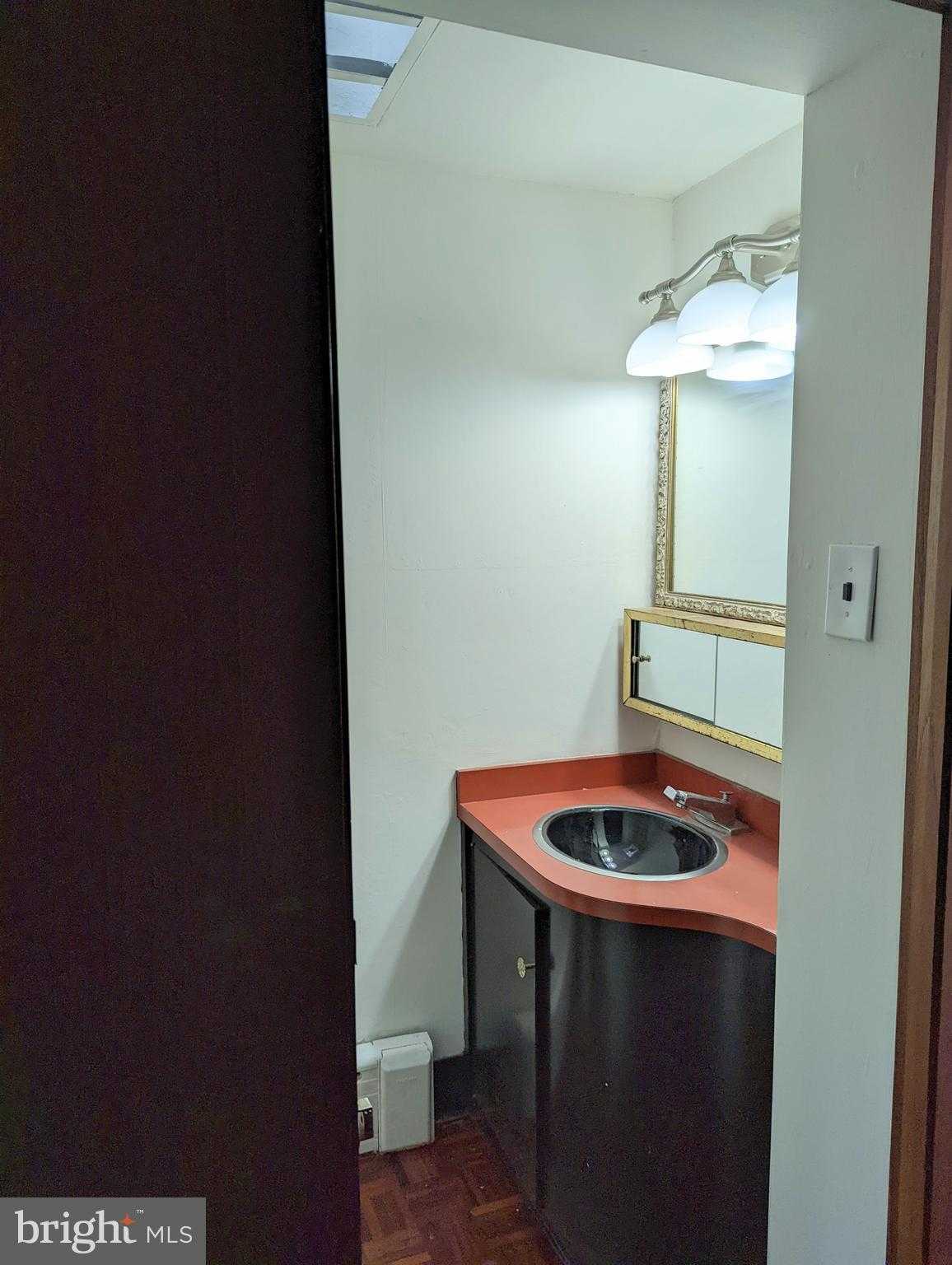 1545 W Passyunk Ave photo 5