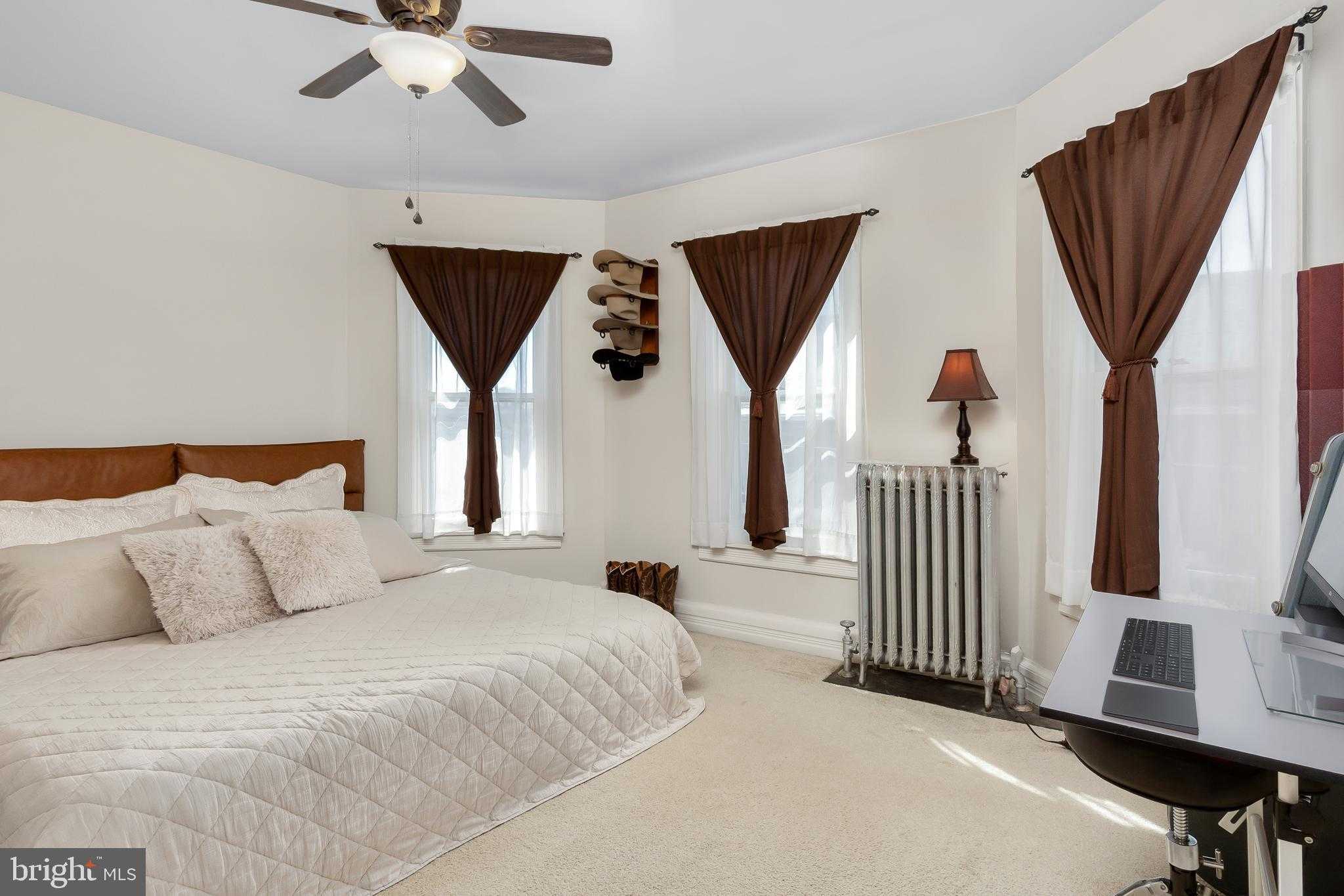 115 W 2nd St photo 18