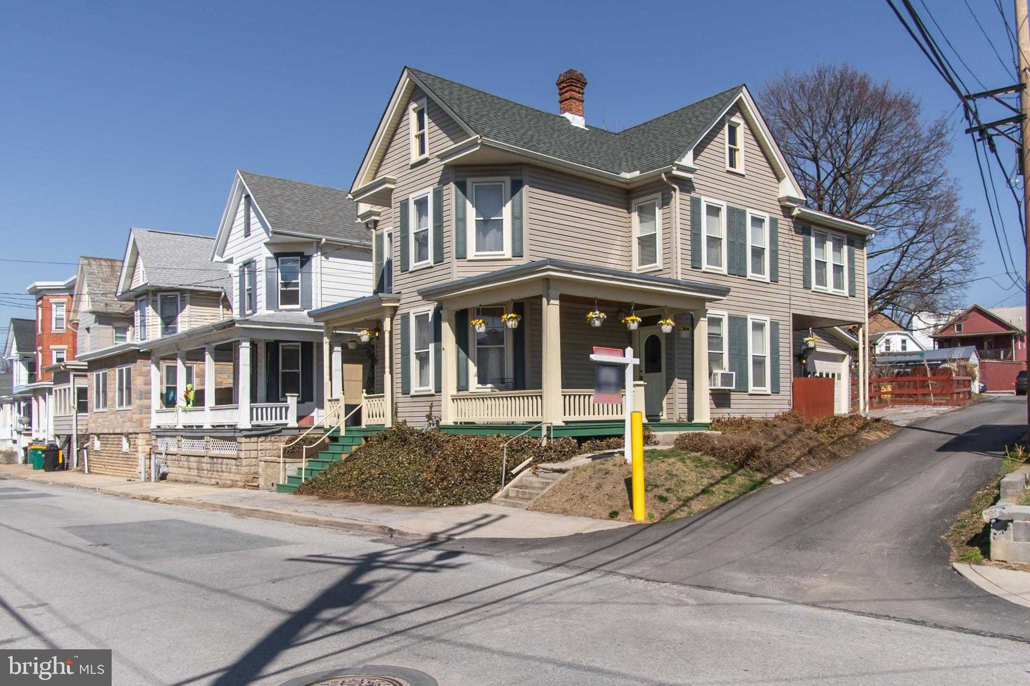 115 W 2nd St photo 2