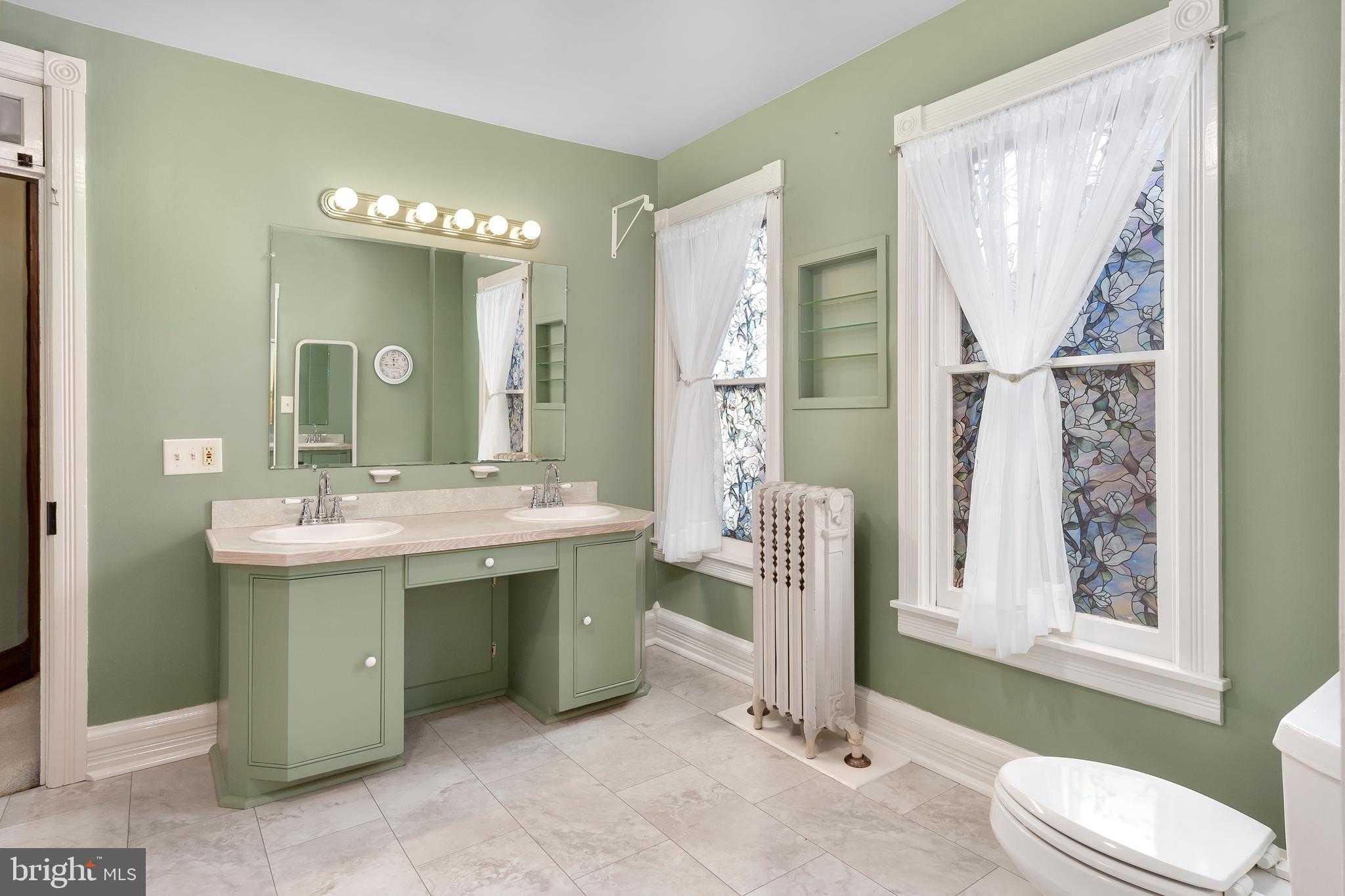 115 W 2nd St photo 25