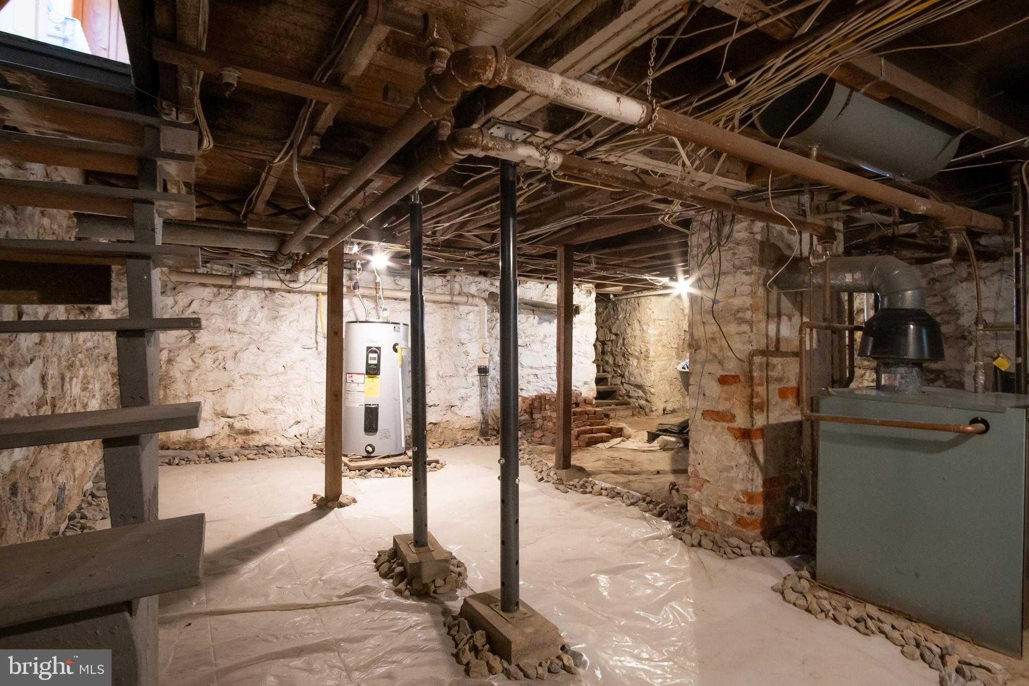 115 W 2nd St photo 28