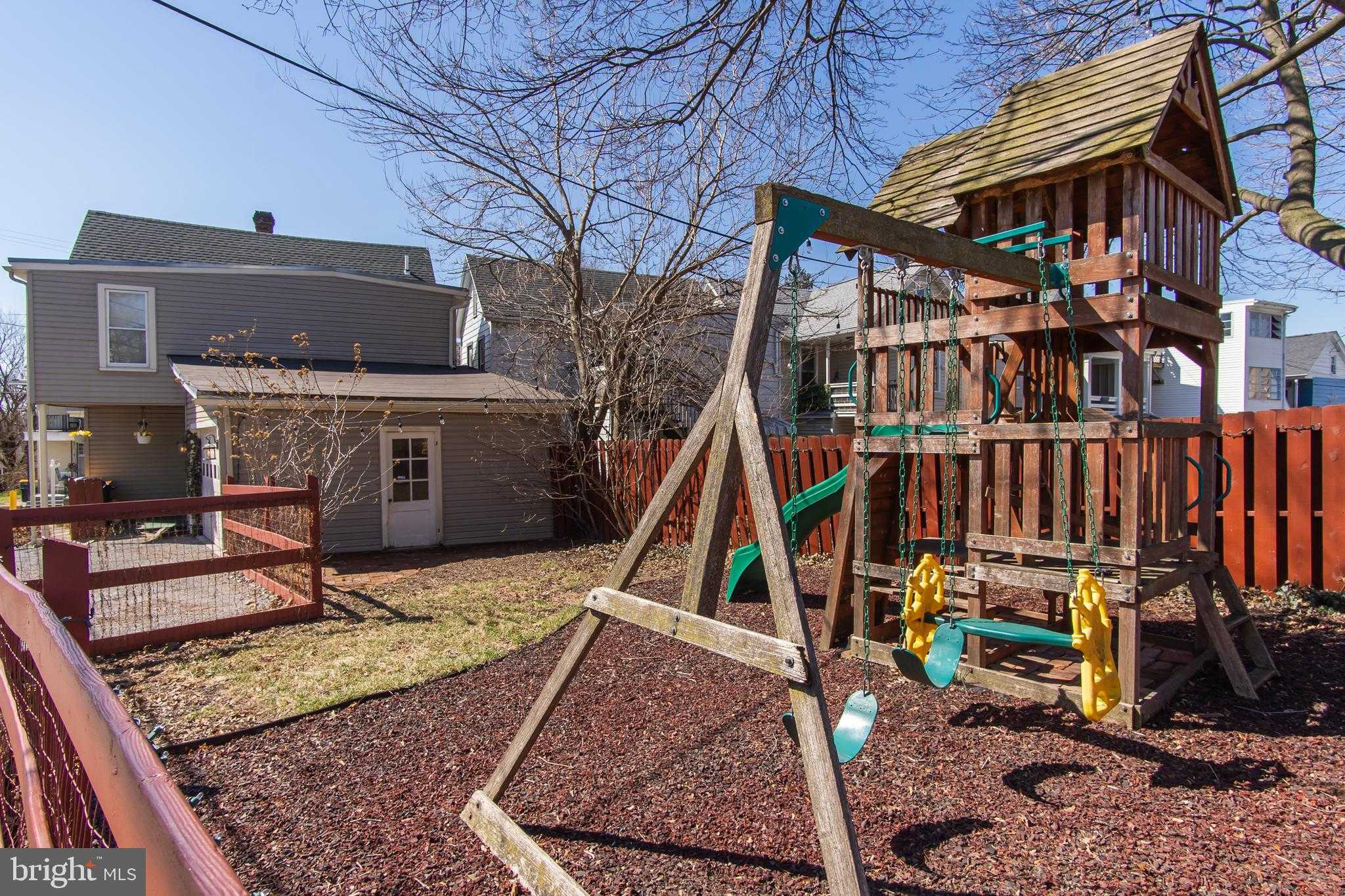 115 W 2nd St photo 31